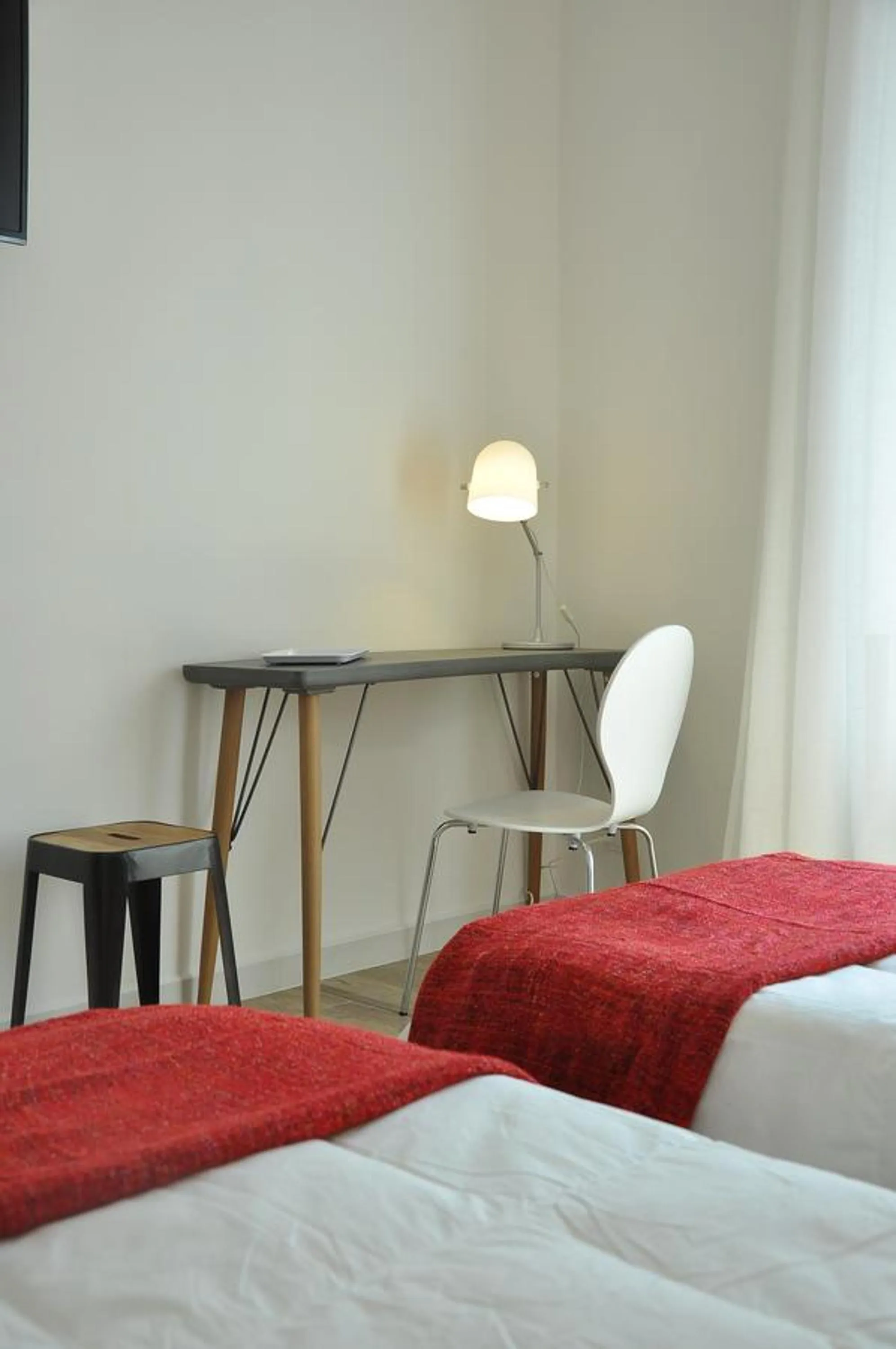 Photo of the whole room, Bed in AL 32 B&B