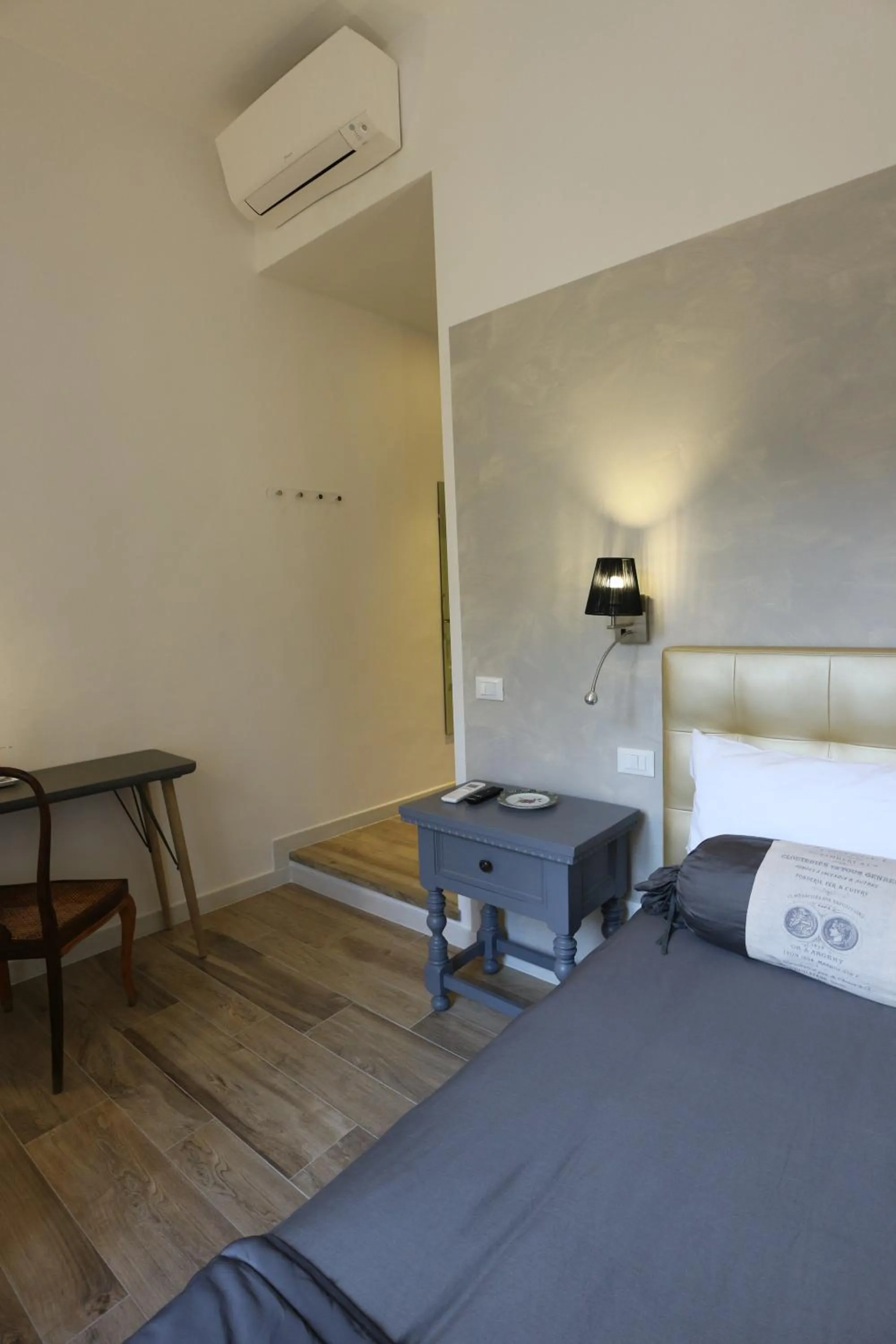 Photo of the whole room, Bed in AL 32 B&B