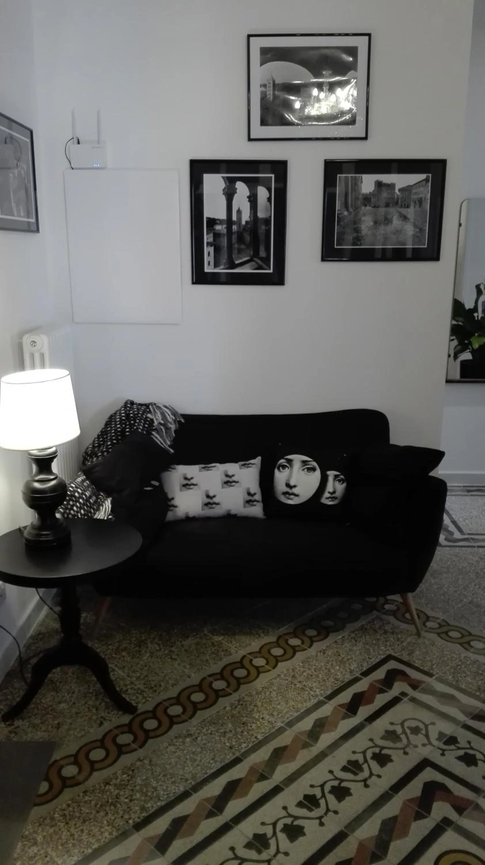 Communal lounge/ TV room in AL 32 B&B