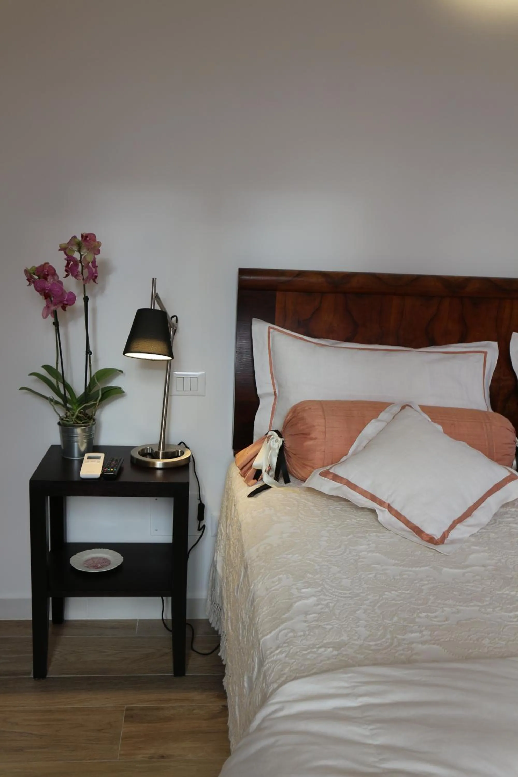 Photo of the whole room, Bed in AL 32 B&B