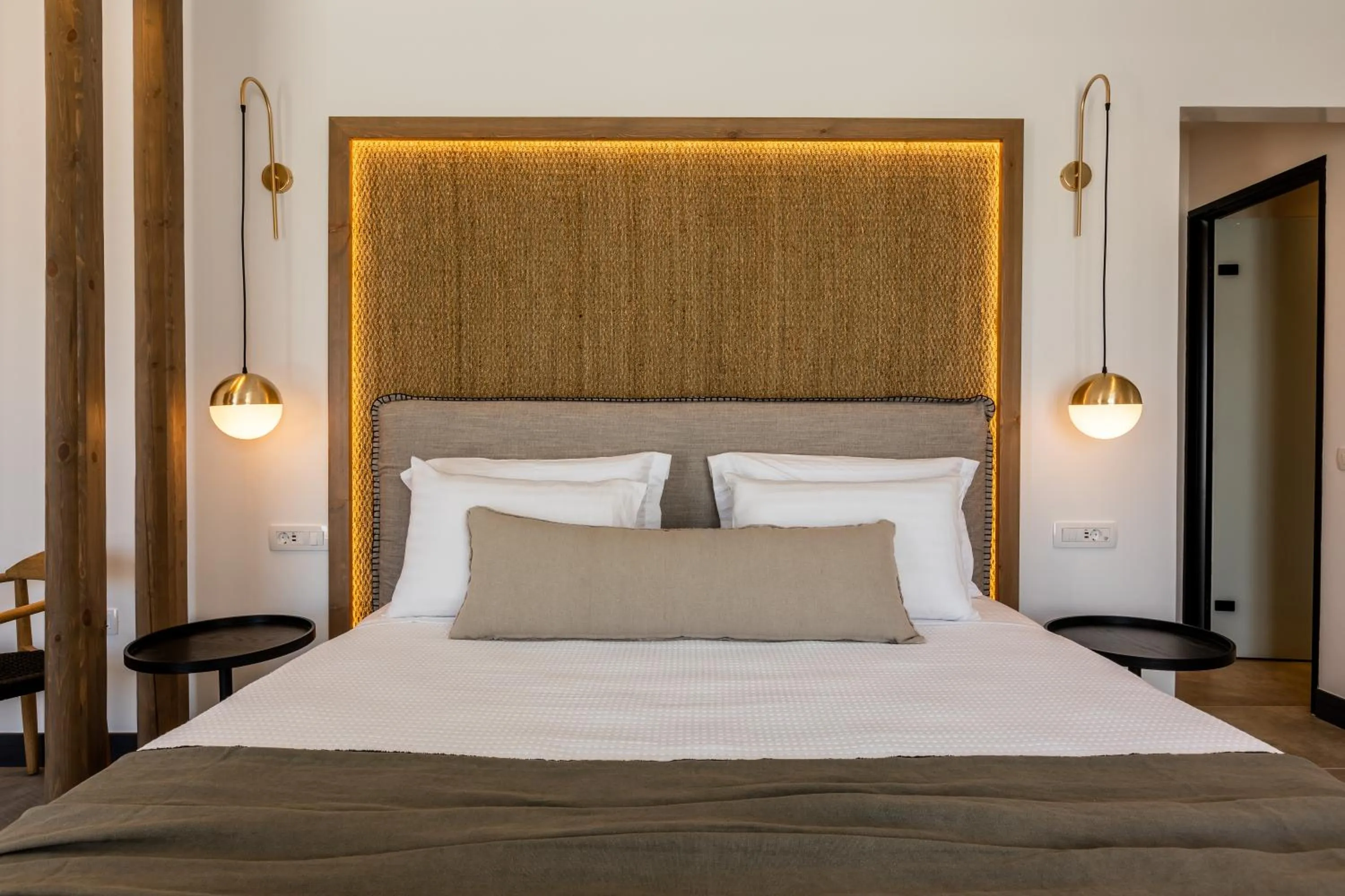 Bed in Vineyard Exclusive Suites