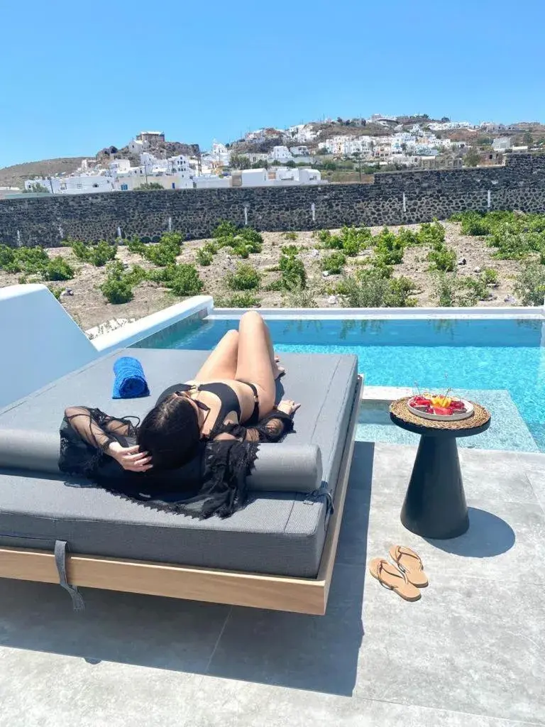 Swimming pool in Vineyard Exclusive Suites Swimming pool in Vineyard Exclusive Suites