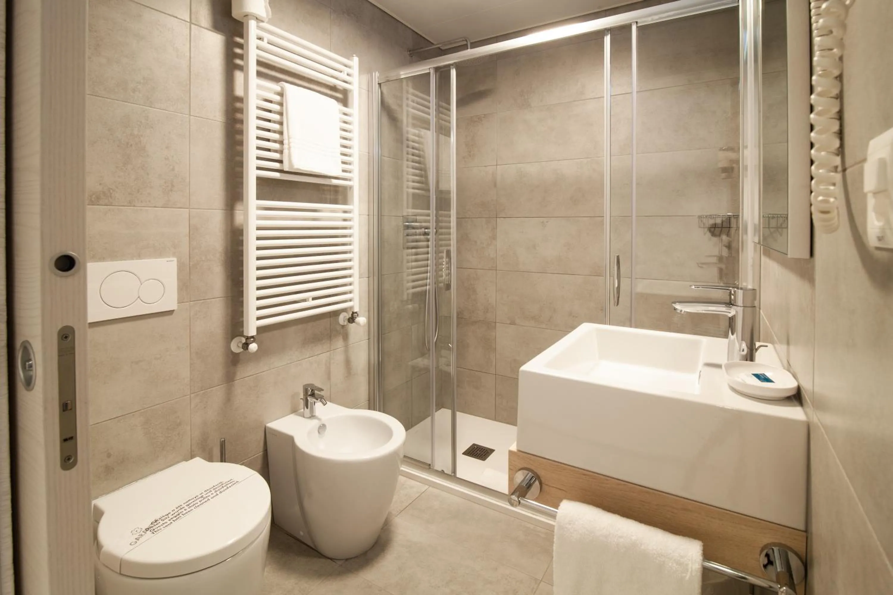 Shower in Hotel Albergo Milano