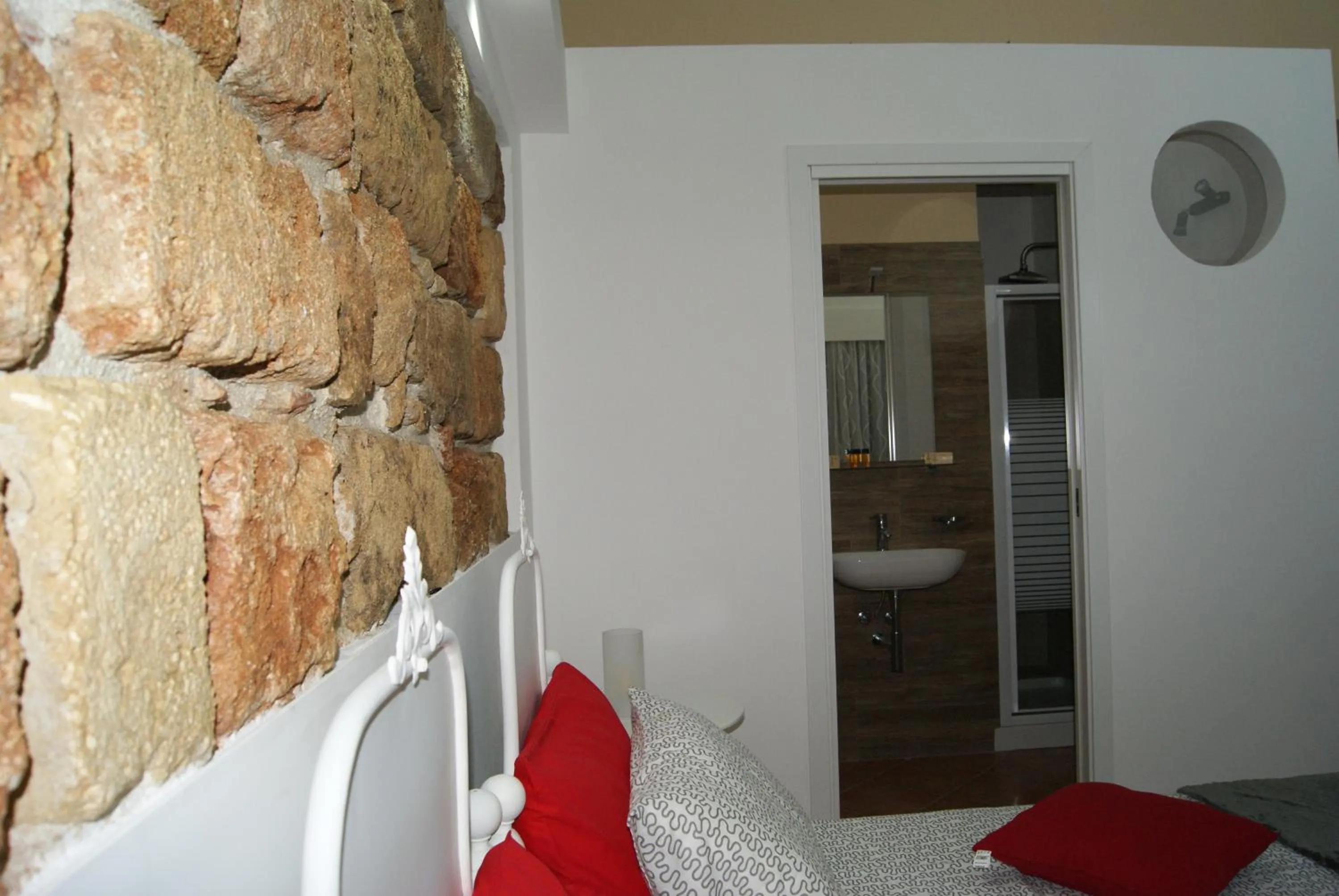 Decorative detail, Bed in Alma Nua