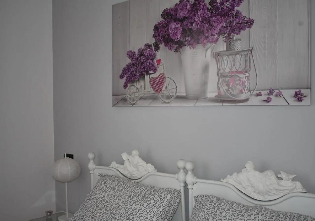 Decorative detail, Bed in Alma Nua