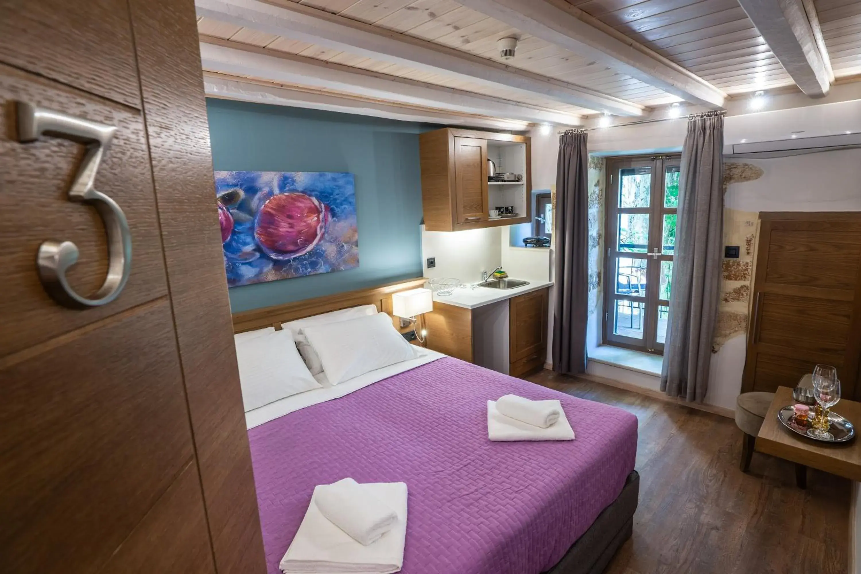 Double Room with Balcony - single occupancy in 11City Rooms Double Room with Balcony - single occupancy in 11City Rooms