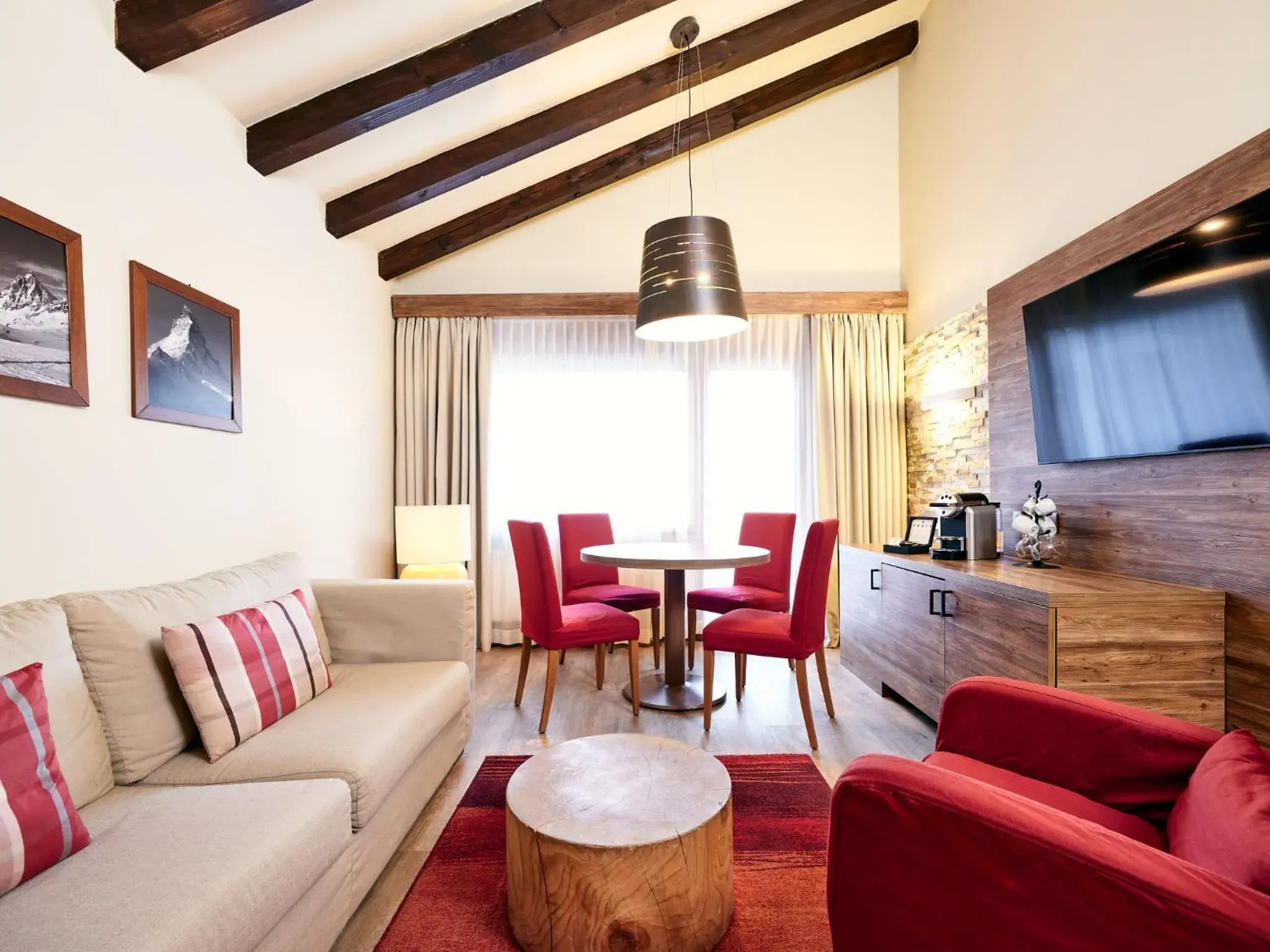 Living room in Hotel Ambassador Zermatt Living room in Hotel Ambassador Zermatt