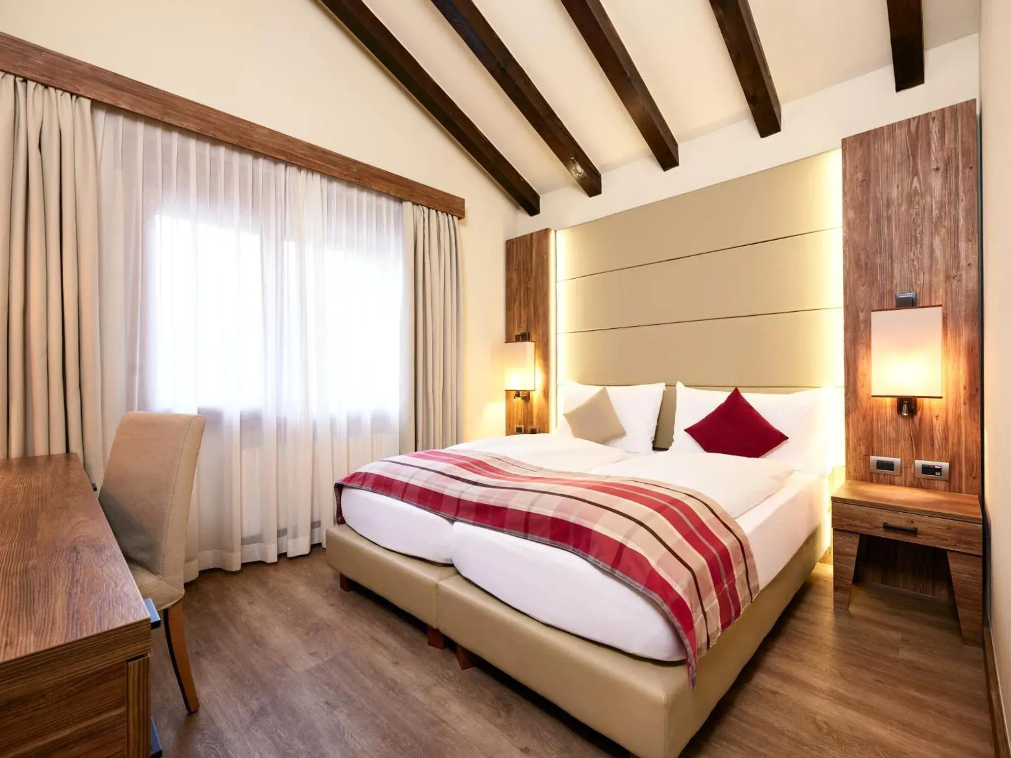 Bedroom, Bed in Hotel Ambassador Zermatt Bedroom, Bed in Hotel Ambassador Zermatt