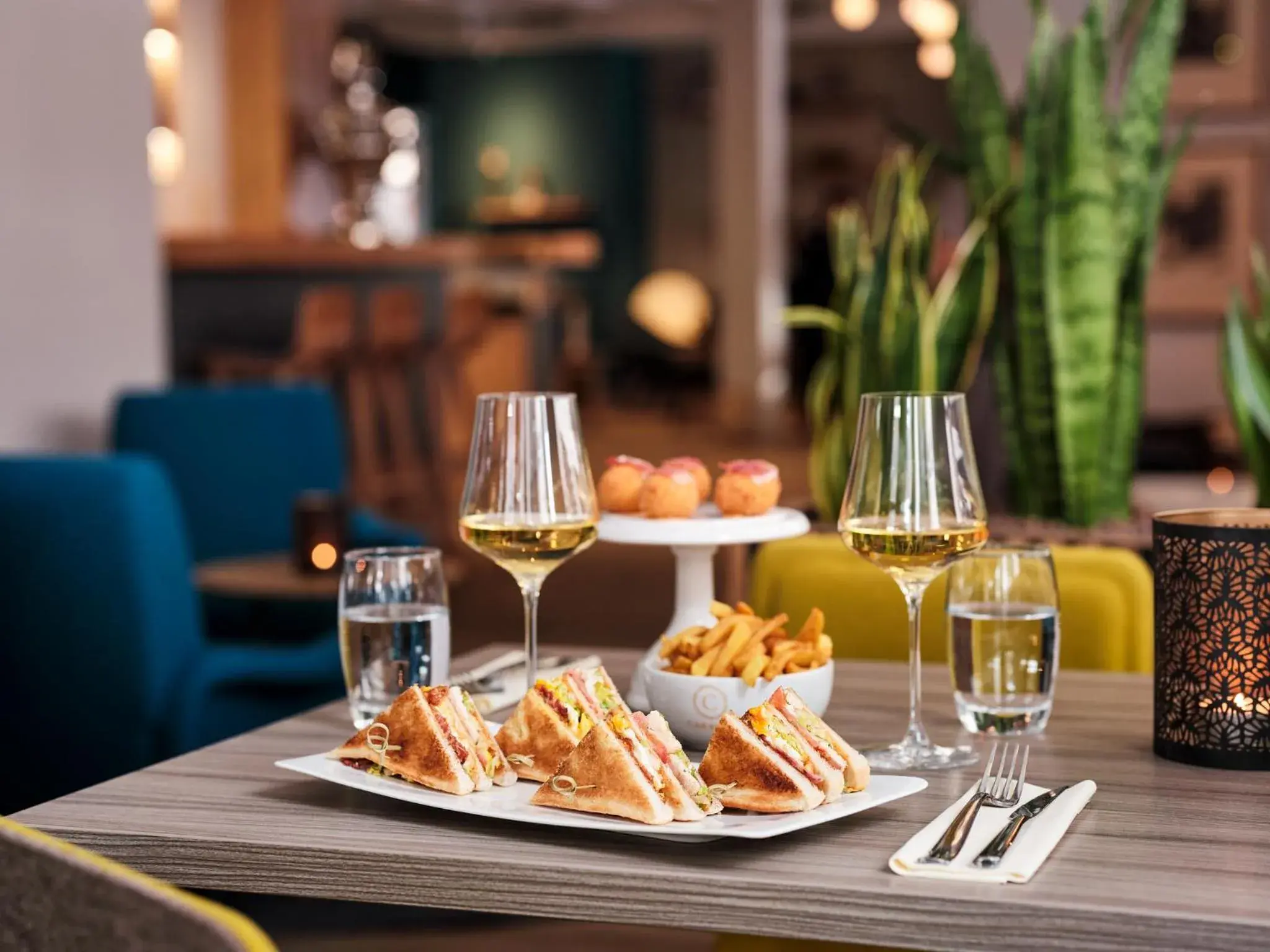 Lounge or bar in Hotel Ambassador Zermatt Lounge or bar in Hotel Ambassador Zermatt