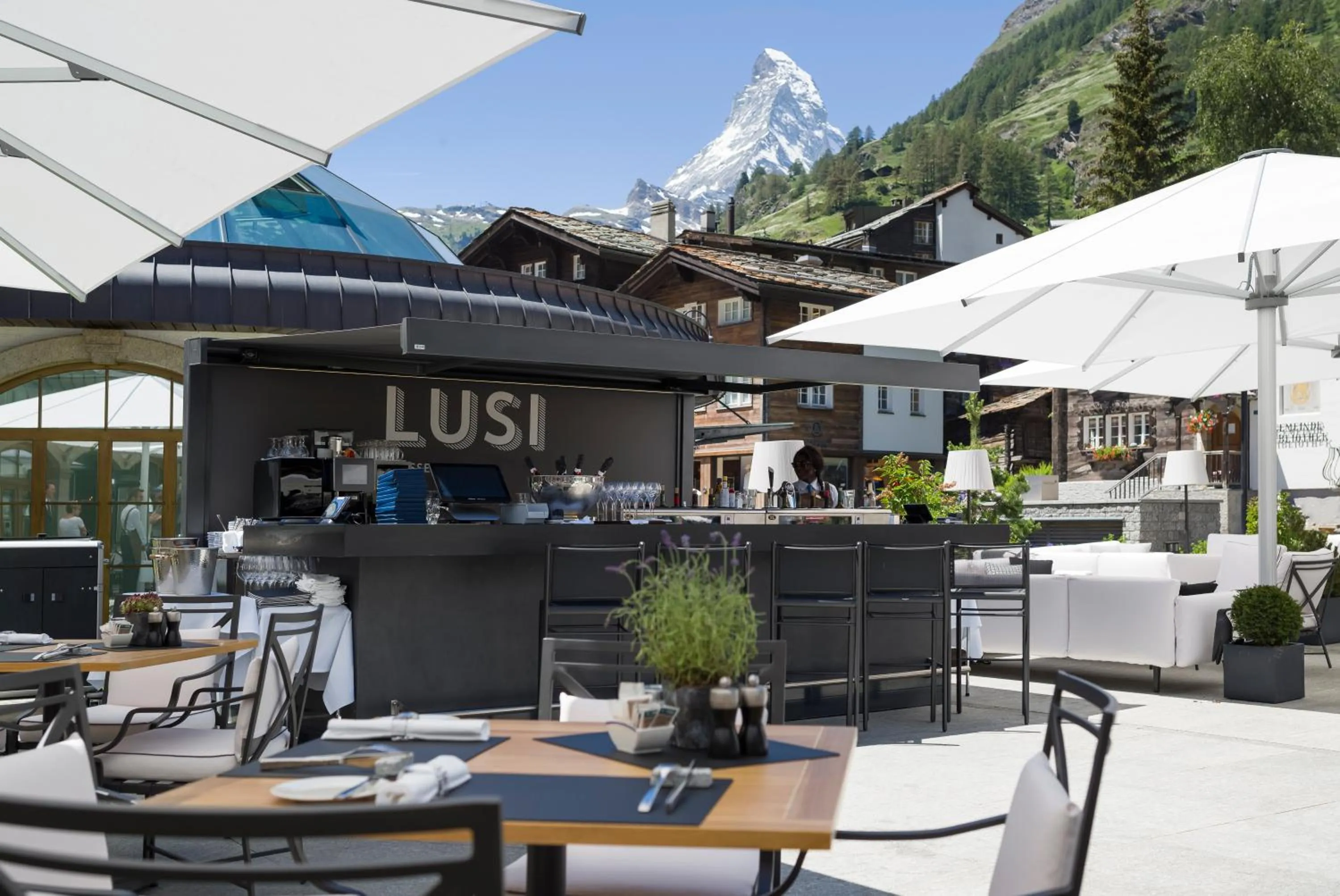 Restaurant/places to eat in Grand Hotel Zermatterhof
