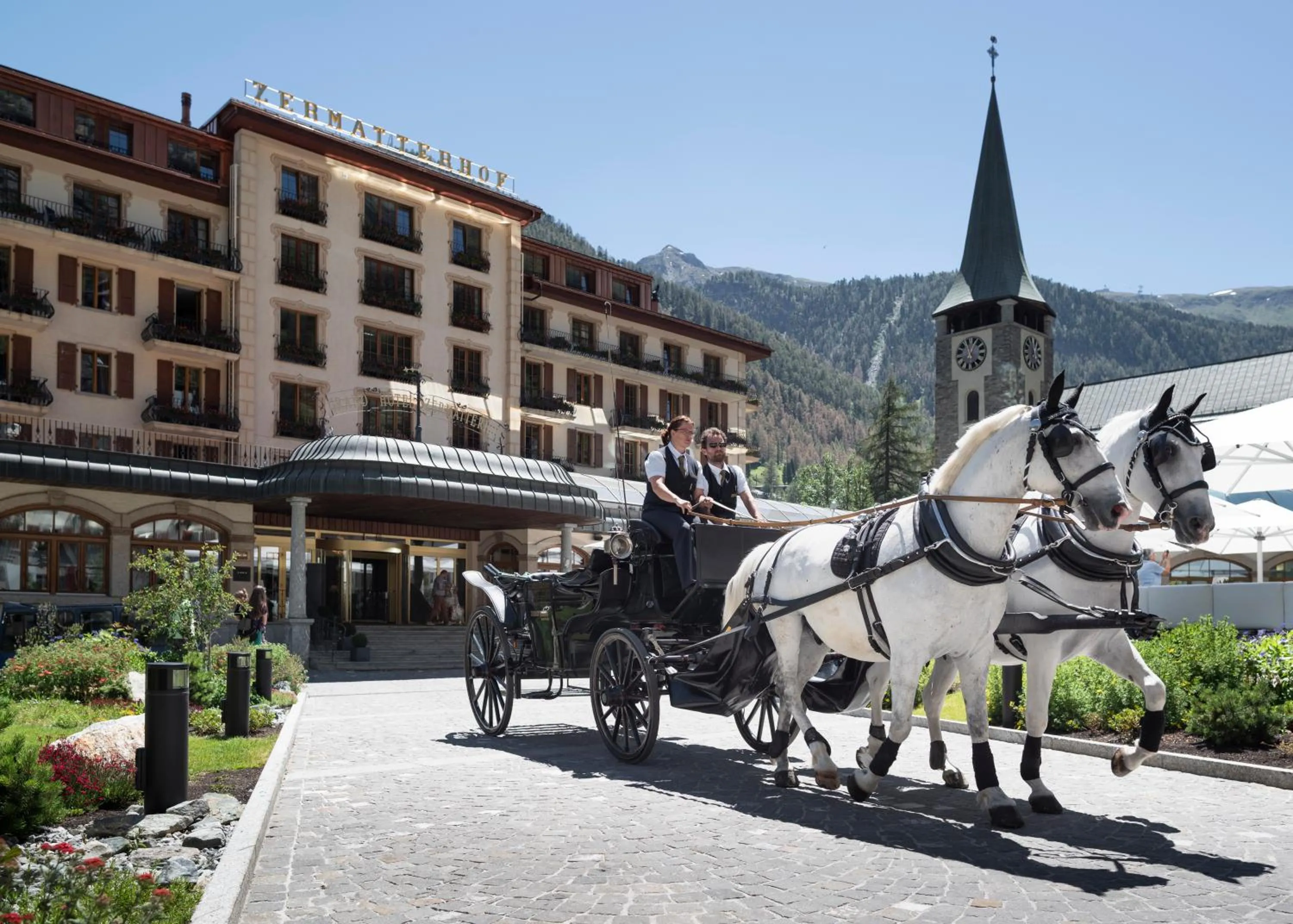 Facade/entrance in Grand Hotel Zermatterhof