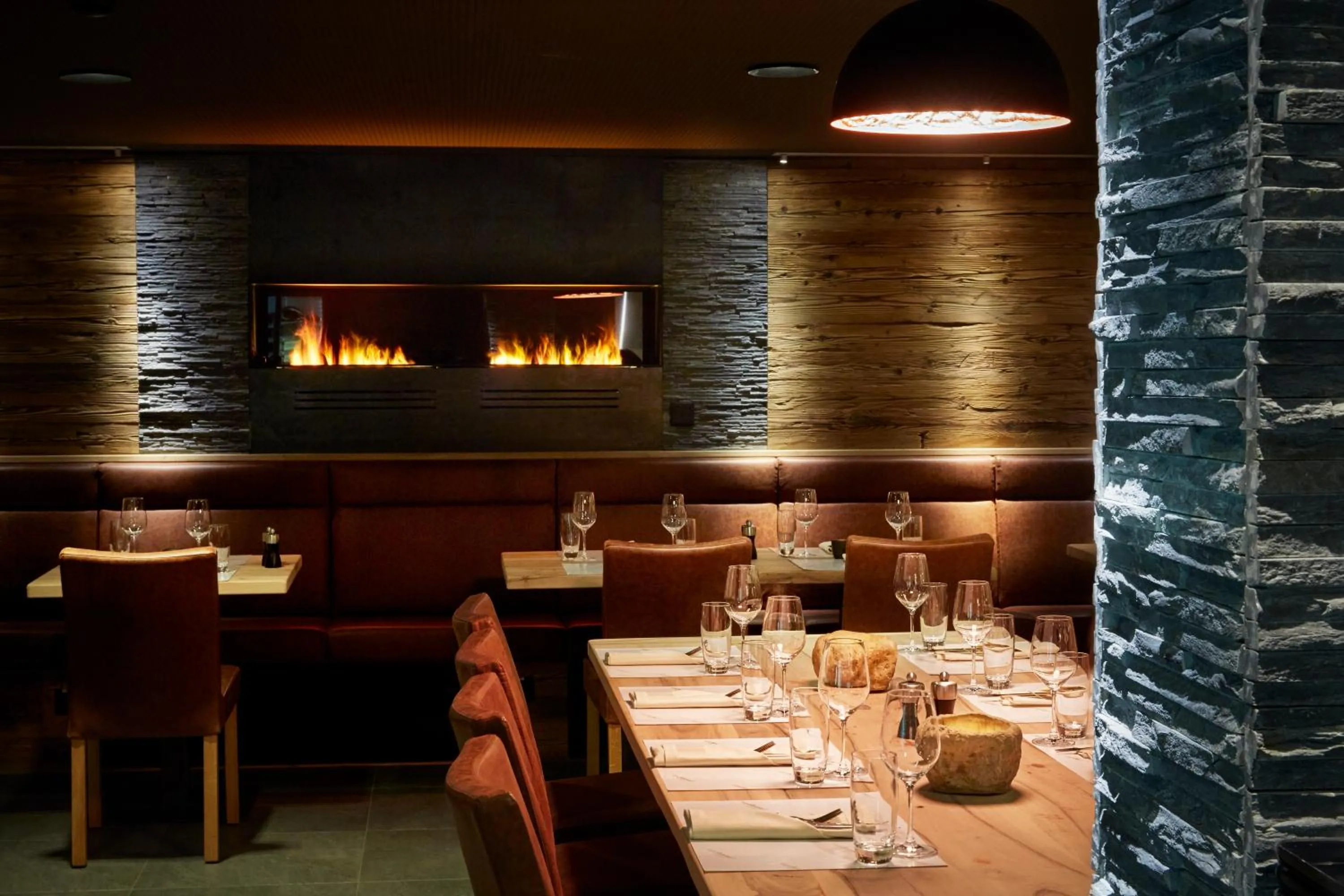 Restaurant/places to eat in Grand Hotel Zermatterhof