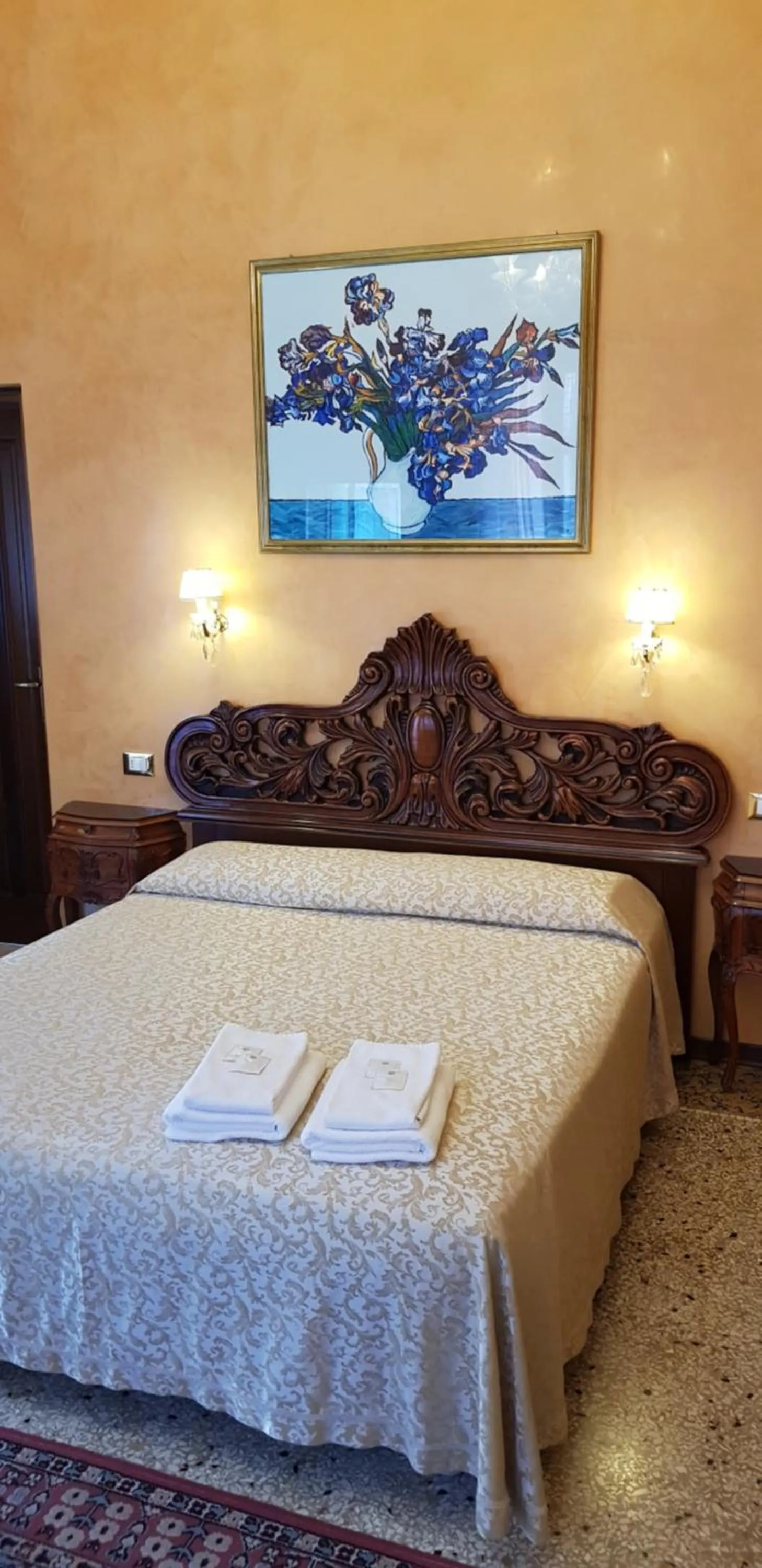 Photo of the whole room, Bed in BB Venezia