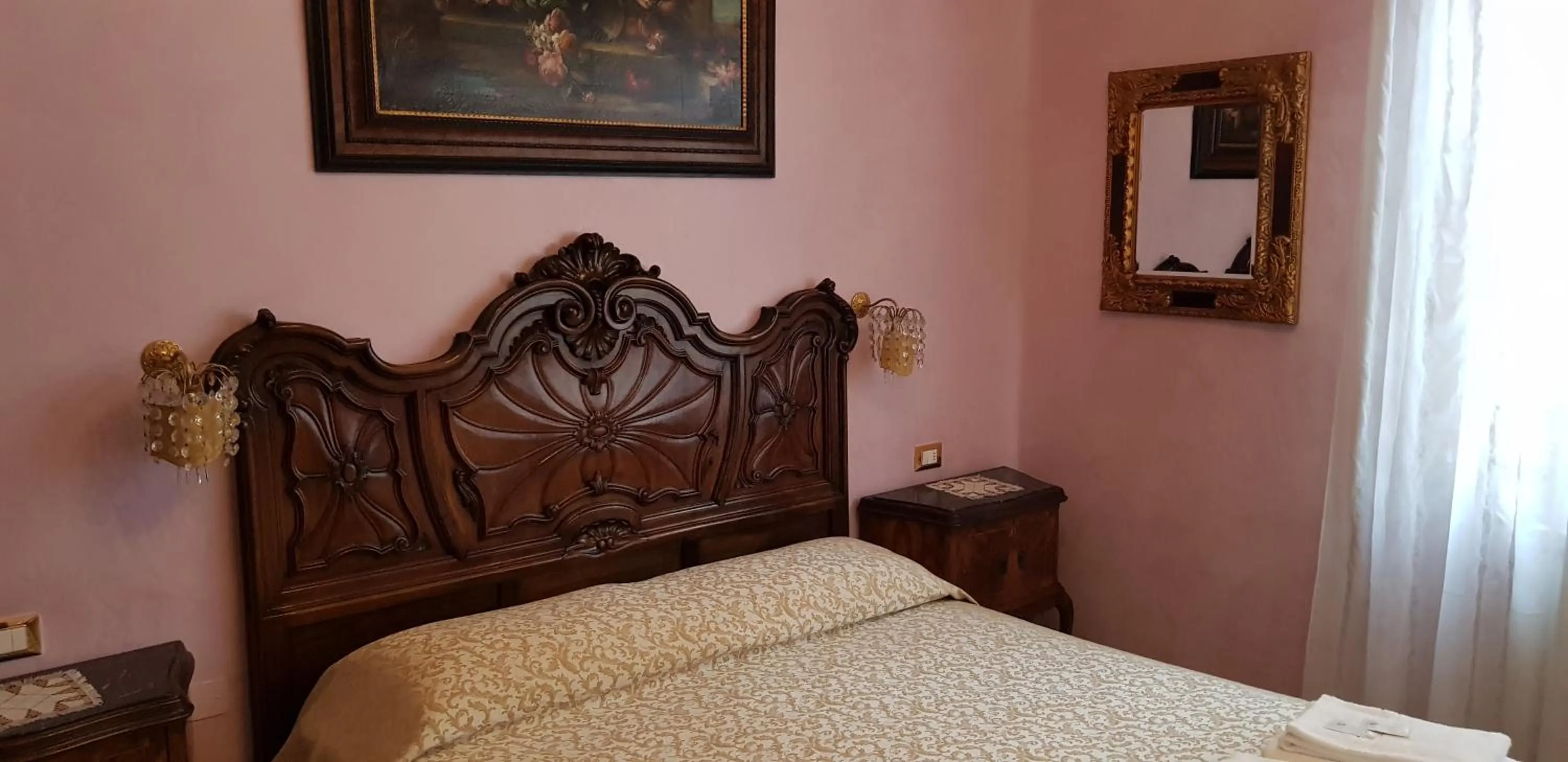 Photo of the whole room, Bed in BB Venezia