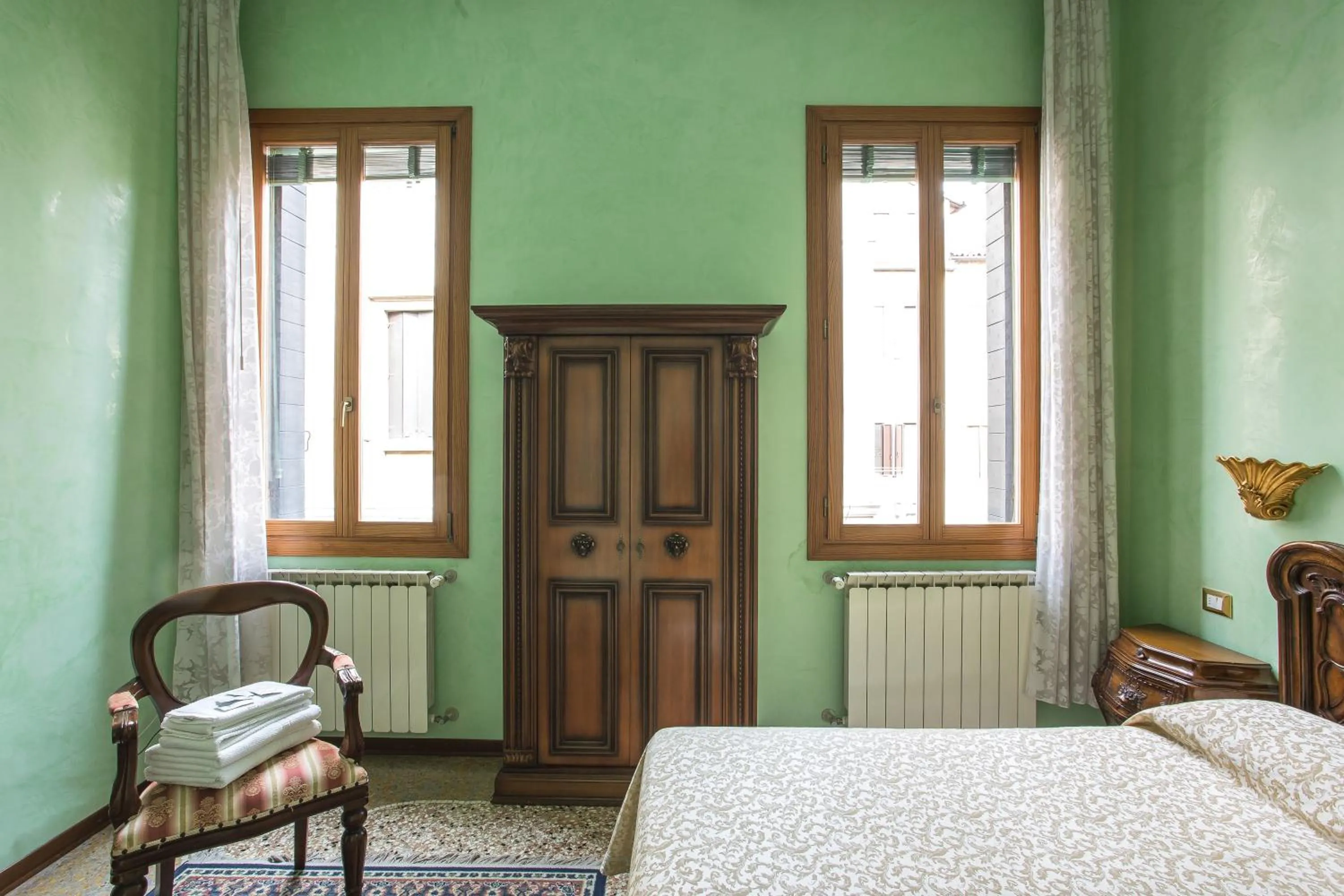 Photo of the whole room, Bed in BB Venezia