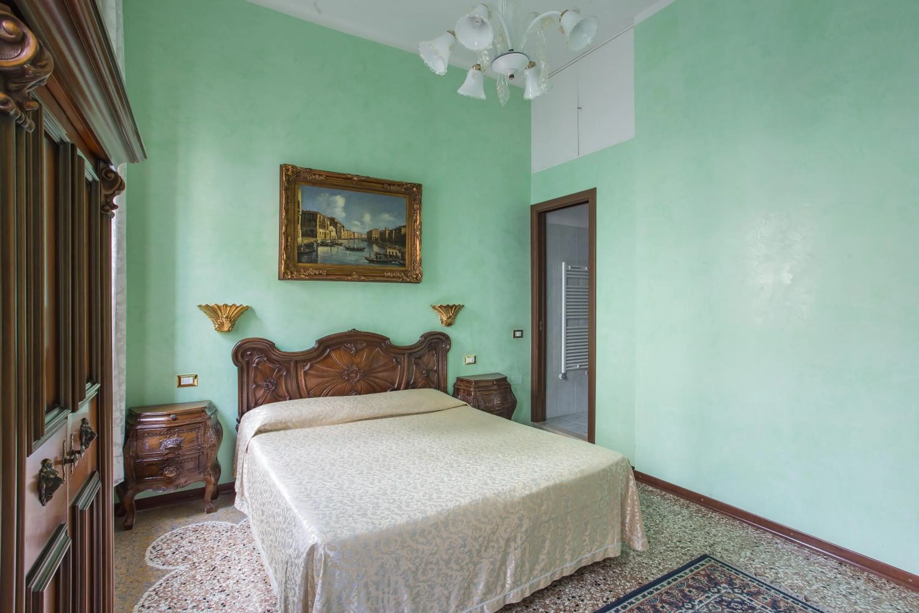 Photo of the whole room, Bed in BB Venezia