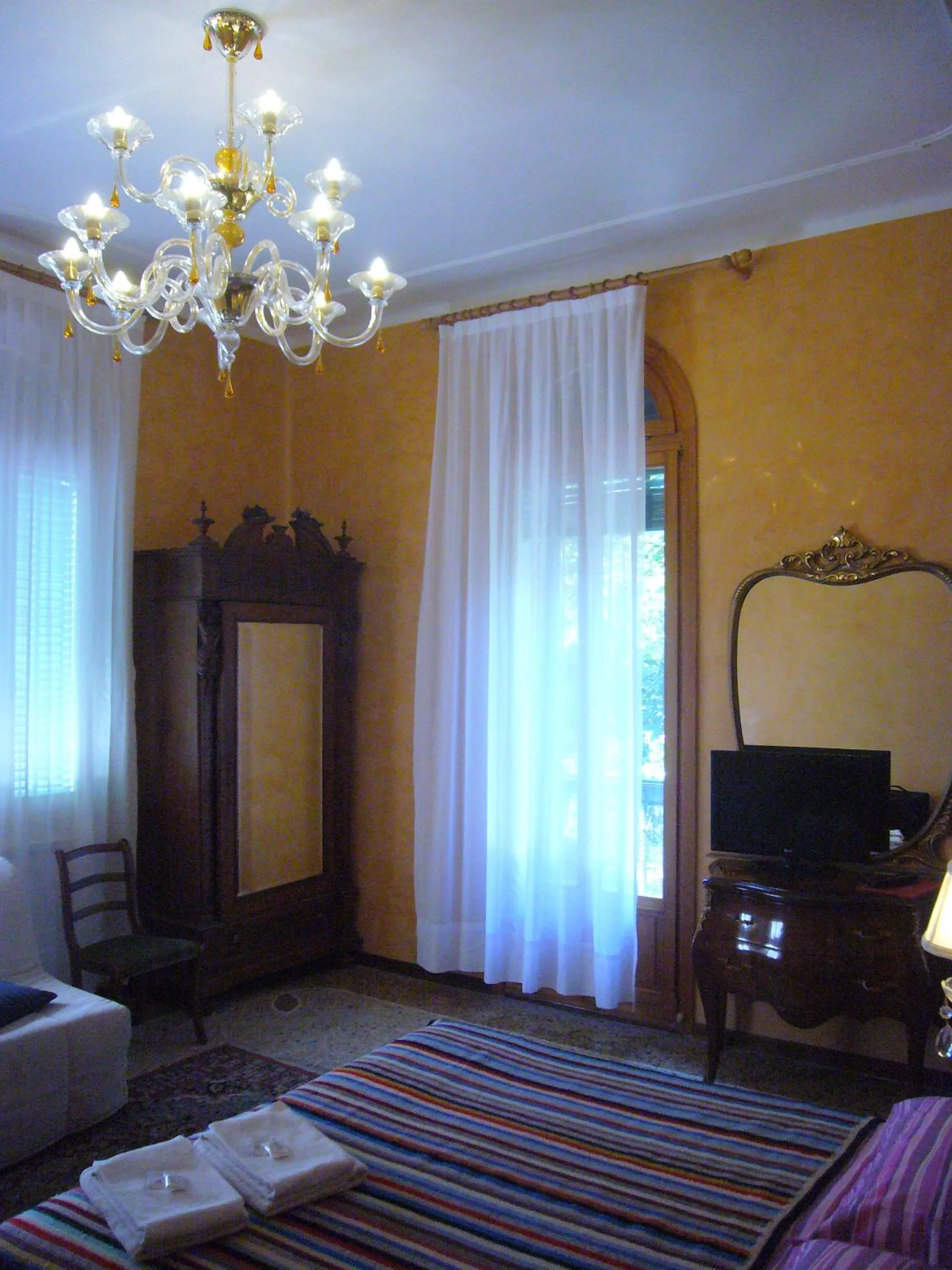 Photo of the whole room, Bed in BB Venezia