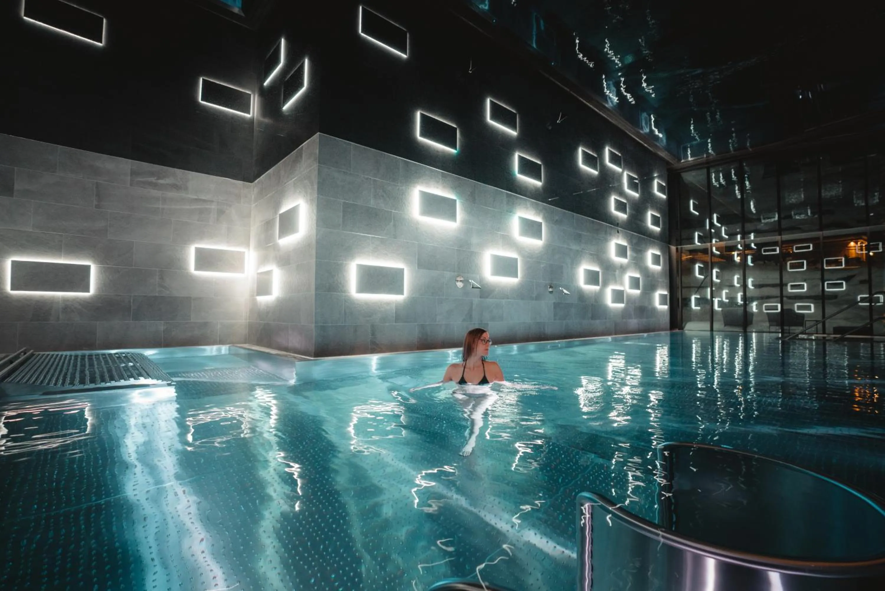 Swimming pool in Alpen Resort & Spa