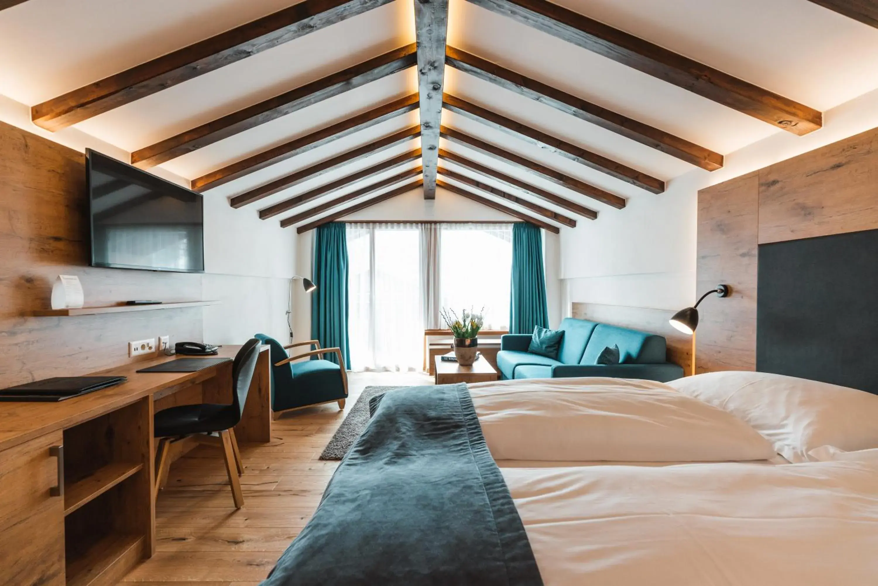 Longstay Twin Room with Matterhorn View in Alpen Resort & Spa Longstay Twin Room with Matterhorn View in Alpen Resort & Spa