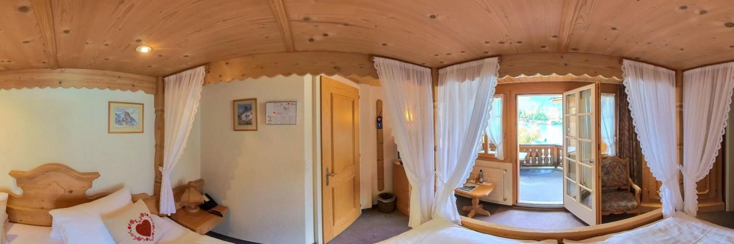 Photo of the whole room, Bed in Hotel Châlet Du Lac