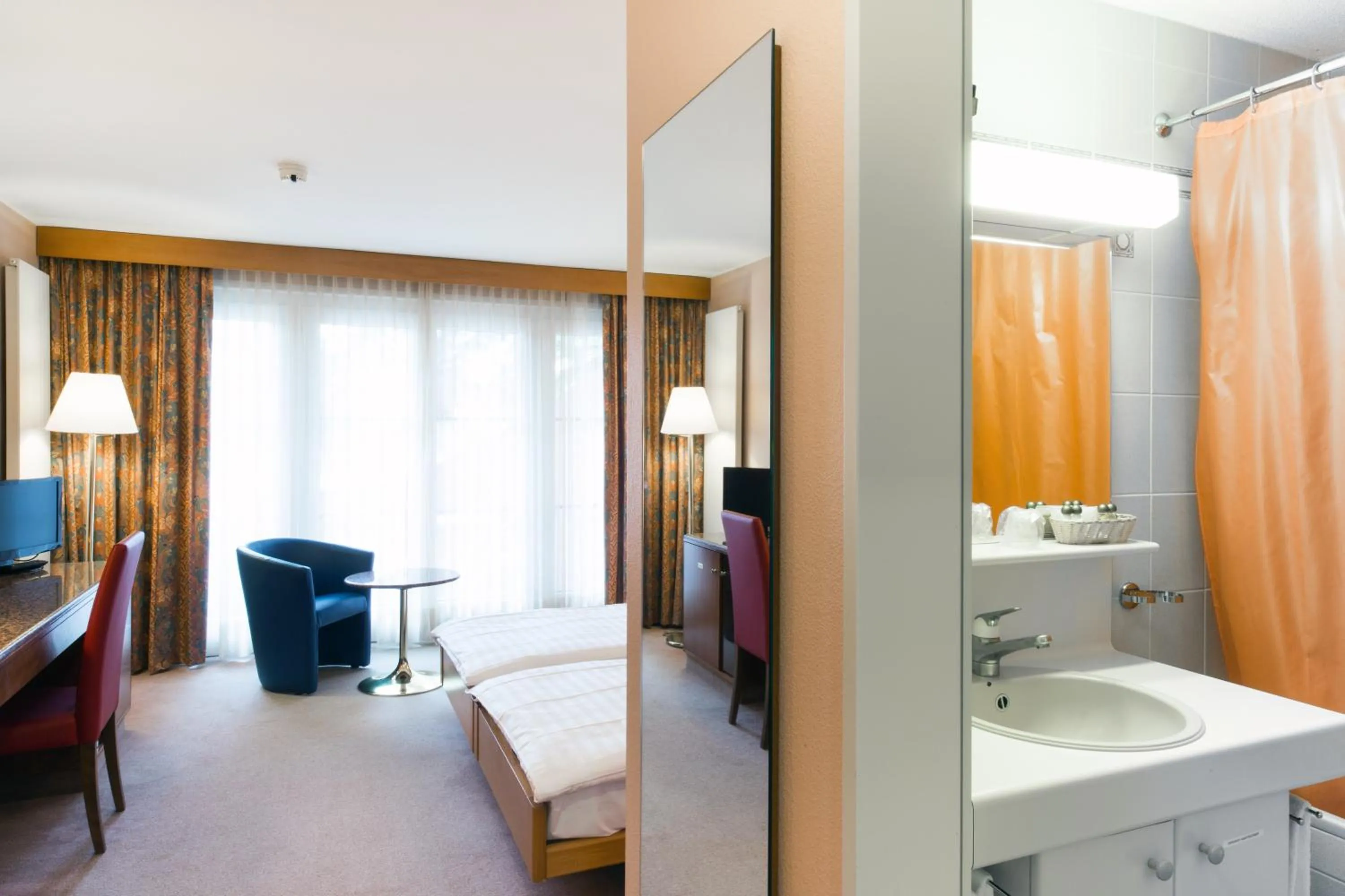 Bedroom in Hotel Le Cedre