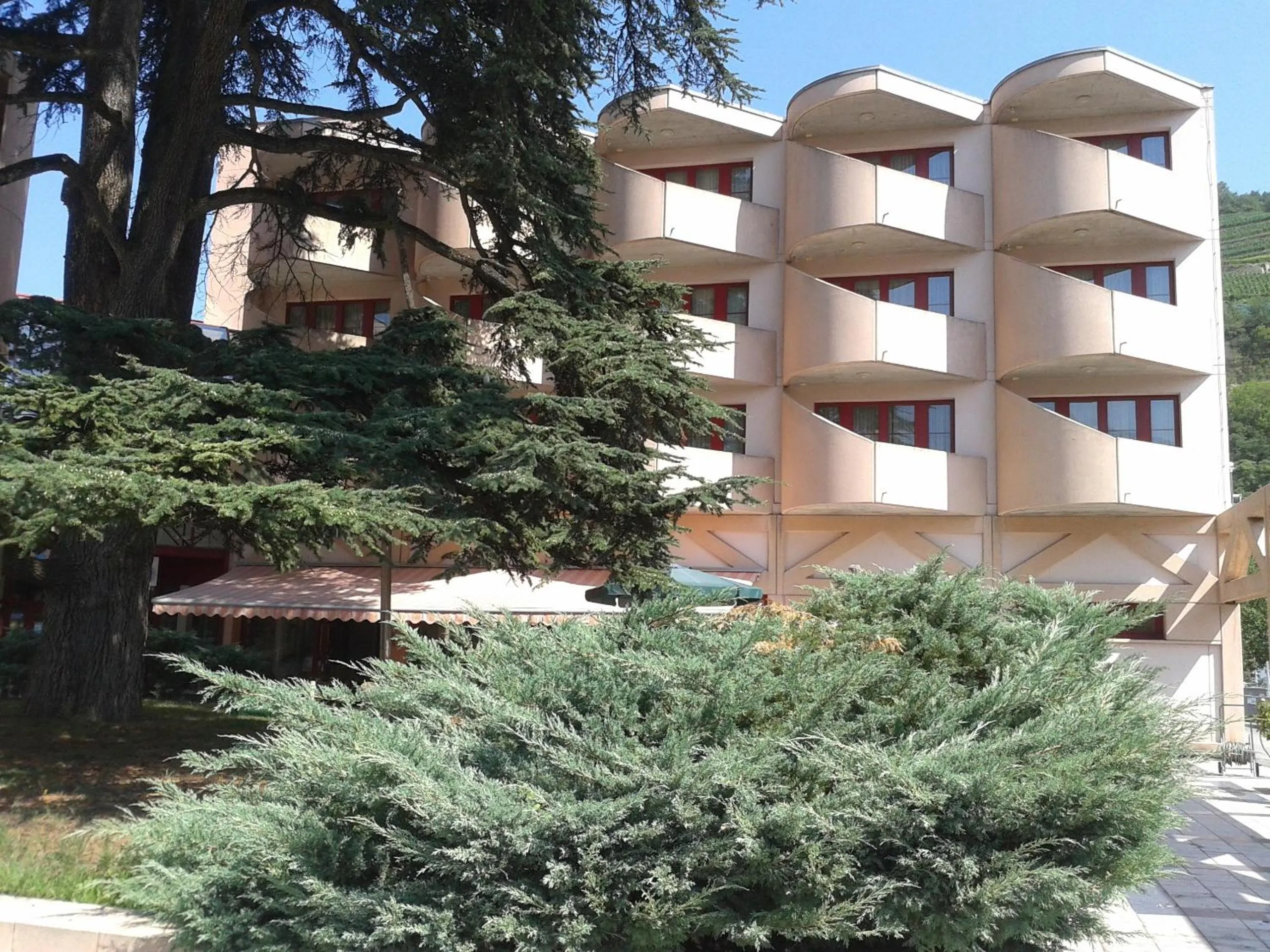 Property building in Hotel Le Cedre