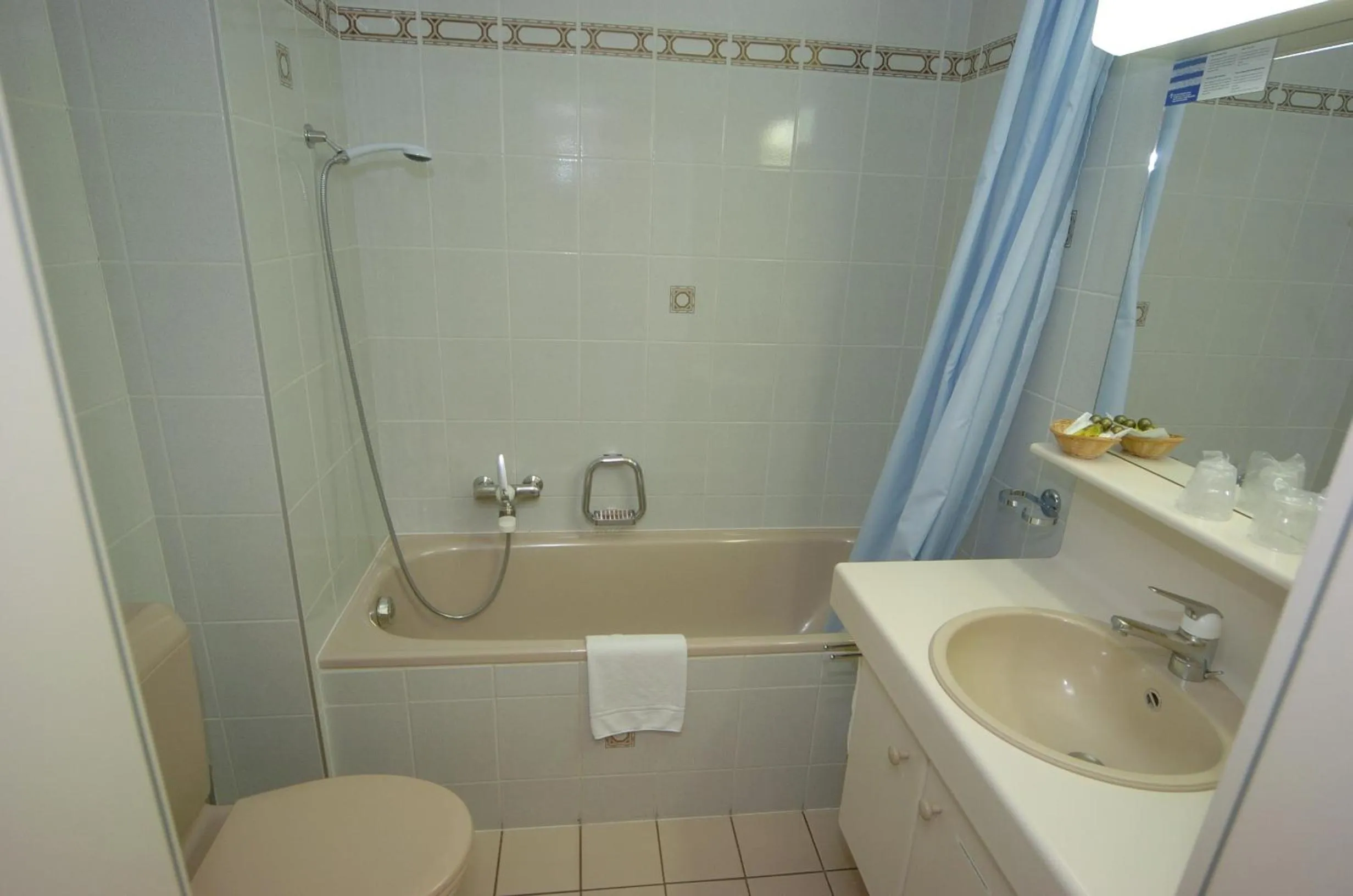 Bathroom in Hotel Le Cedre