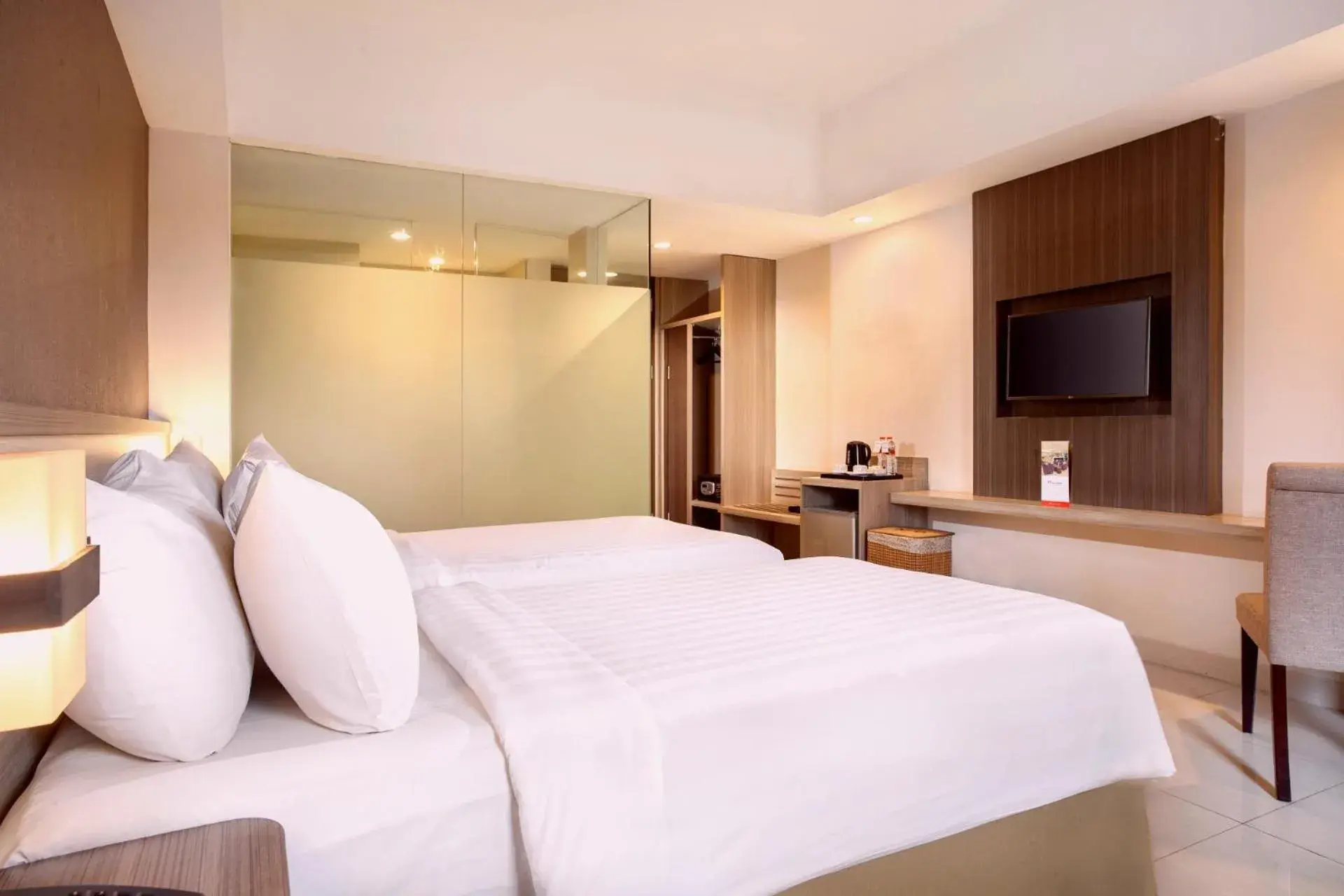 Bedroom, Bed in Swiss-Belinn Cibitung Bedroom, Bed in Swiss-Belinn Cibitung