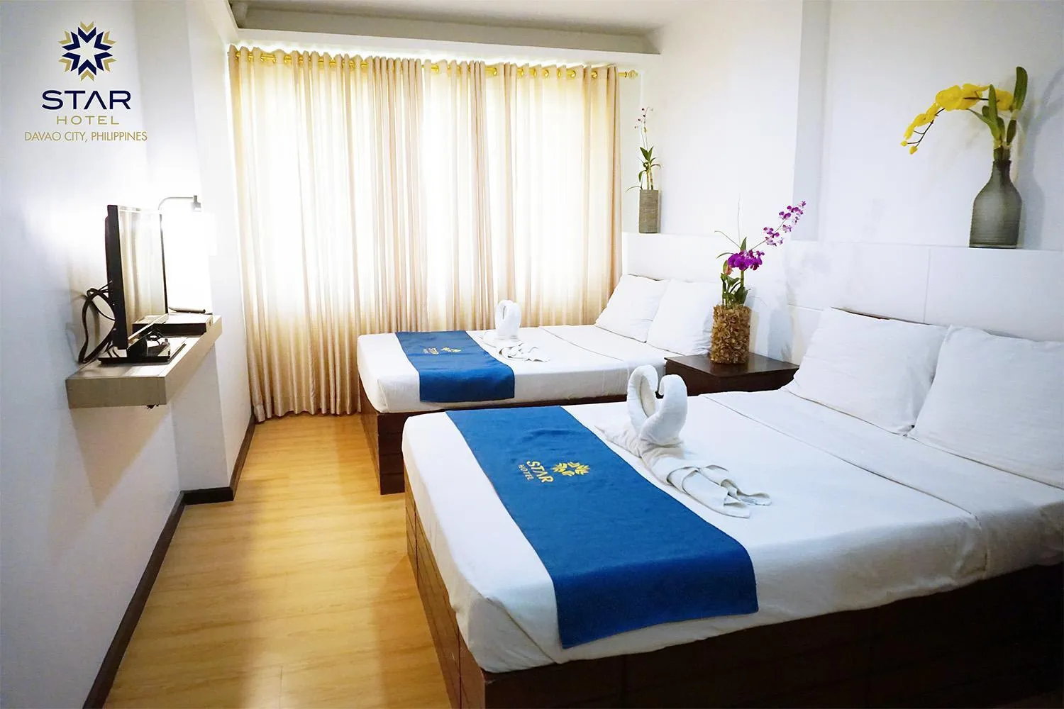 Bedroom, Bed in Star Hotel