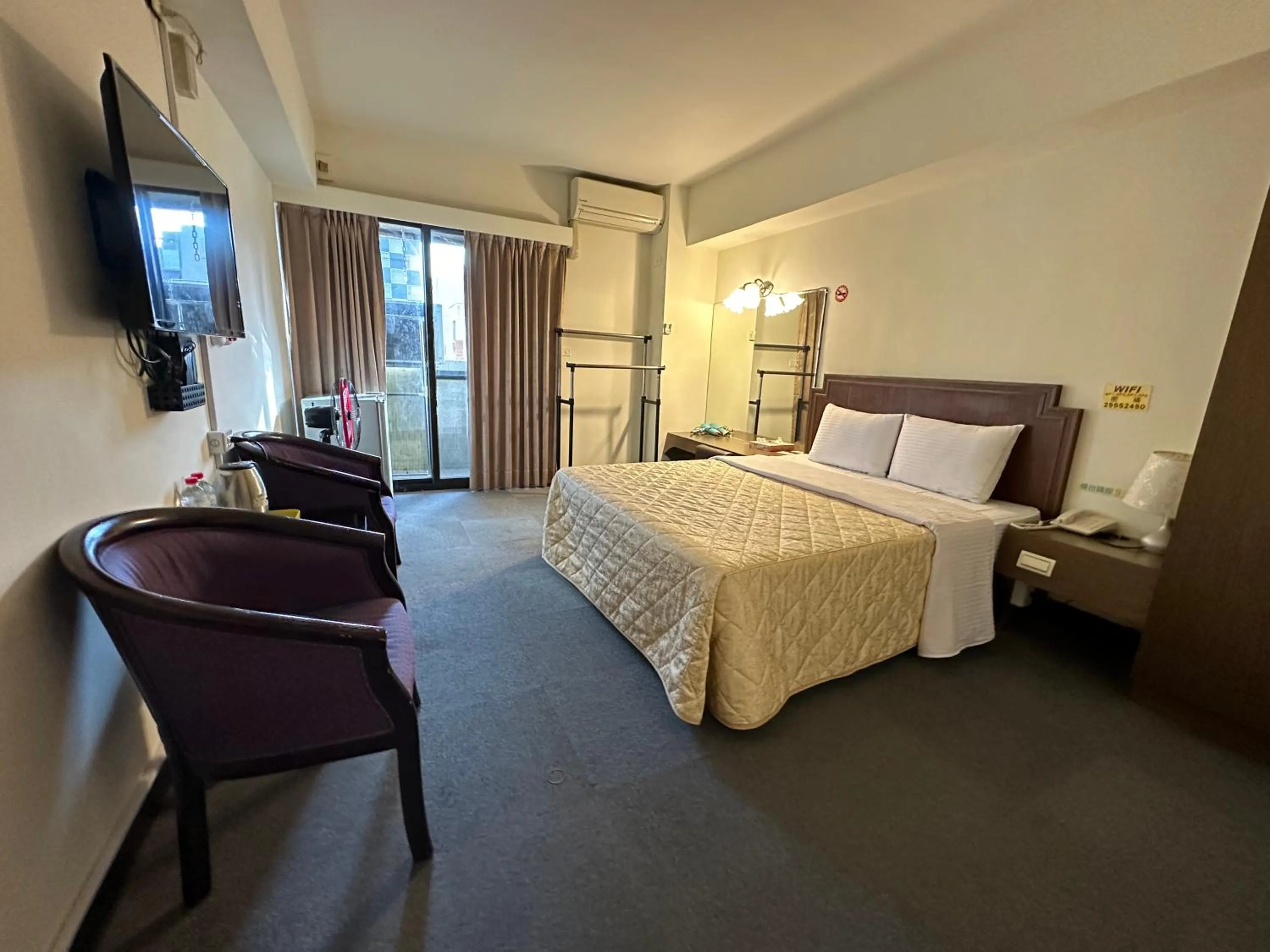 Bed in Chian Huei Business Hotel