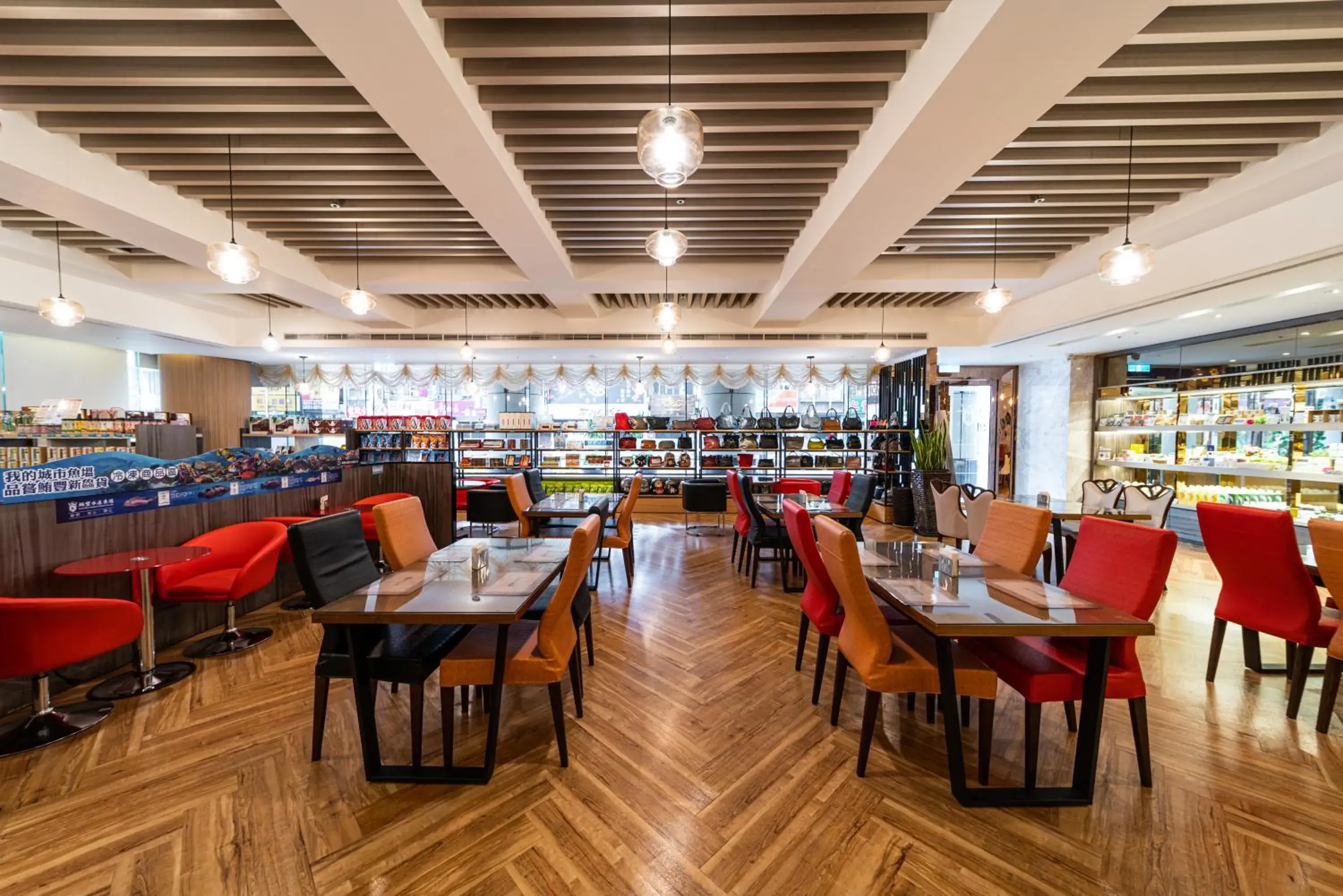 Restaurant/places to eat in Fish Hotel-Pingtung Restaurant/places to eat in Fish Hotel-Pingtung