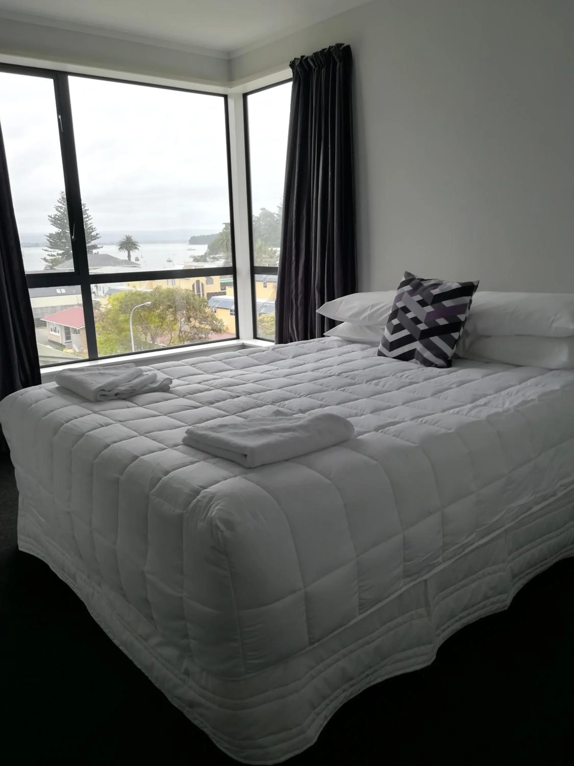 Bedroom, Bed in The Atrium