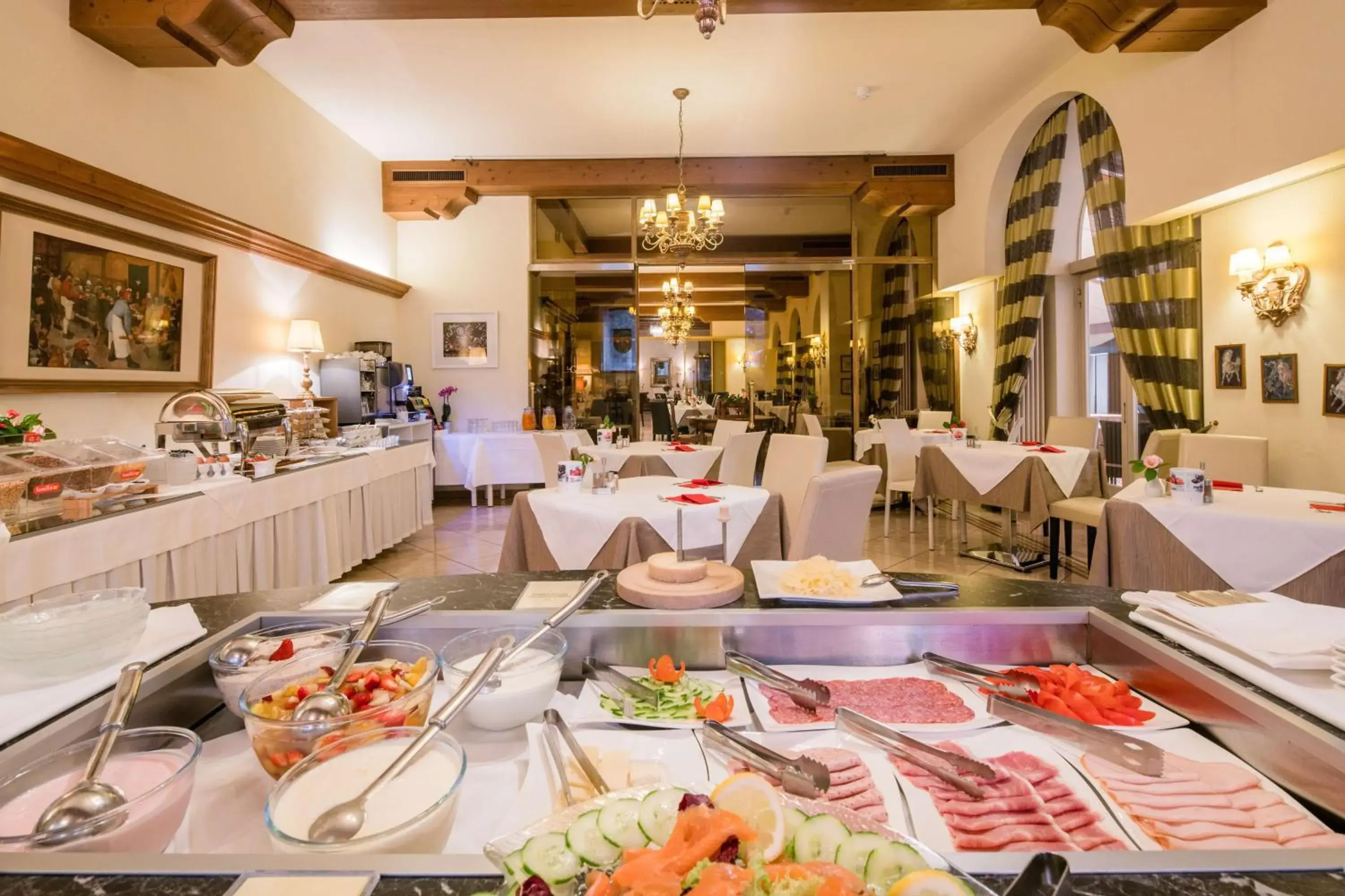 Breakfast in Best Western Hotel Bellevue au Lac Breakfast in Best Western Hotel Bellevue au Lac