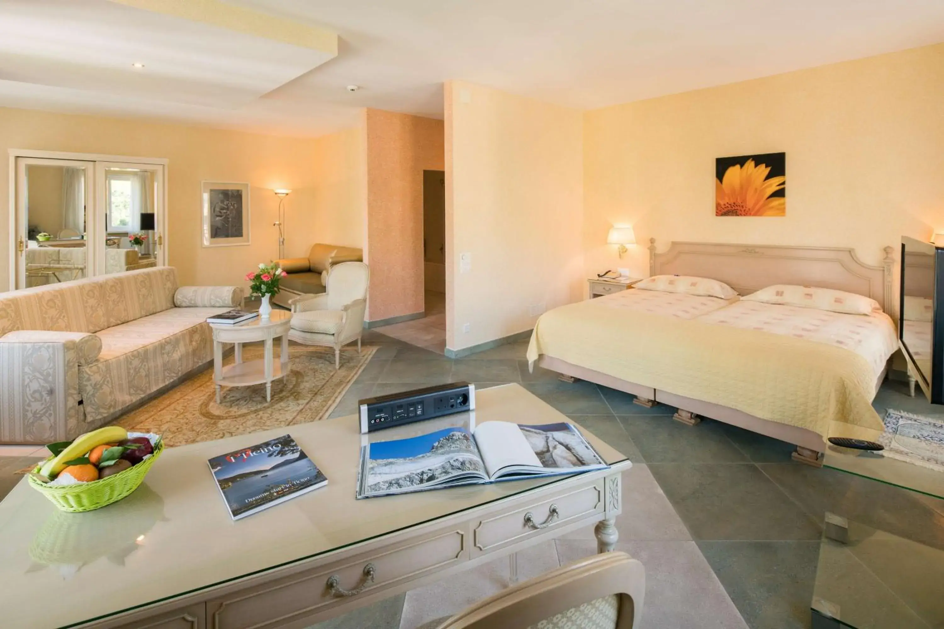 Suite with Balcony in Best Western Hotel Bellevue au Lac Suite with Balcony in Best Western Hotel Bellevue au Lac