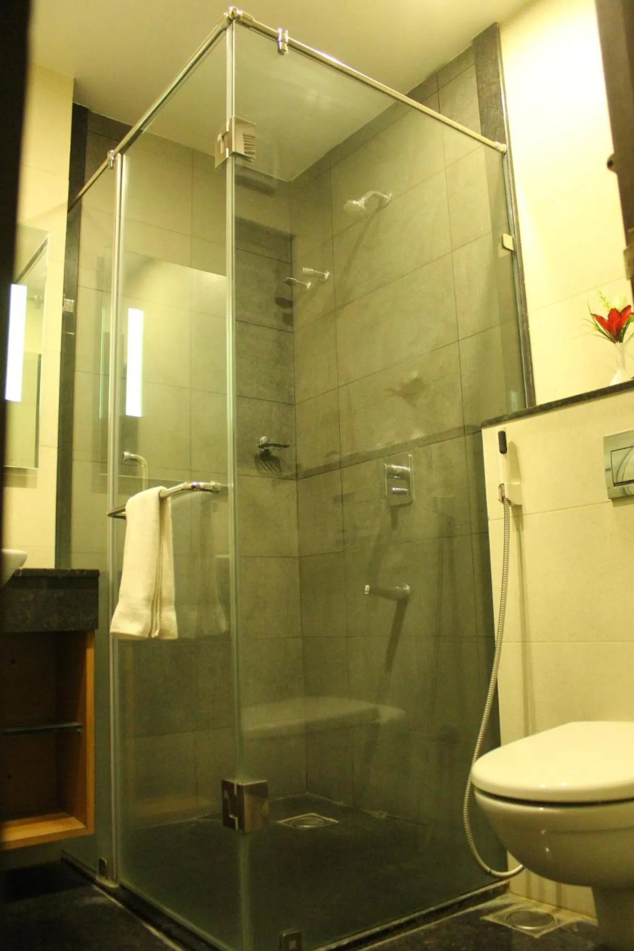 Bathroom in Hotel Nk Grand Park Airport Hotel