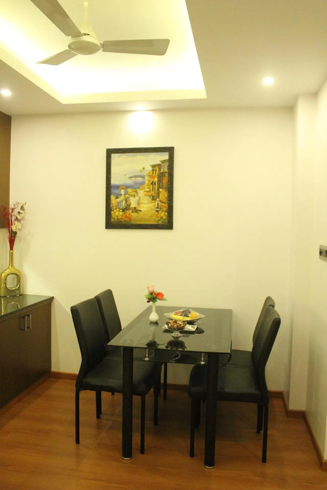 Dining area in Hotel Nk Grand Park Airport Hotel