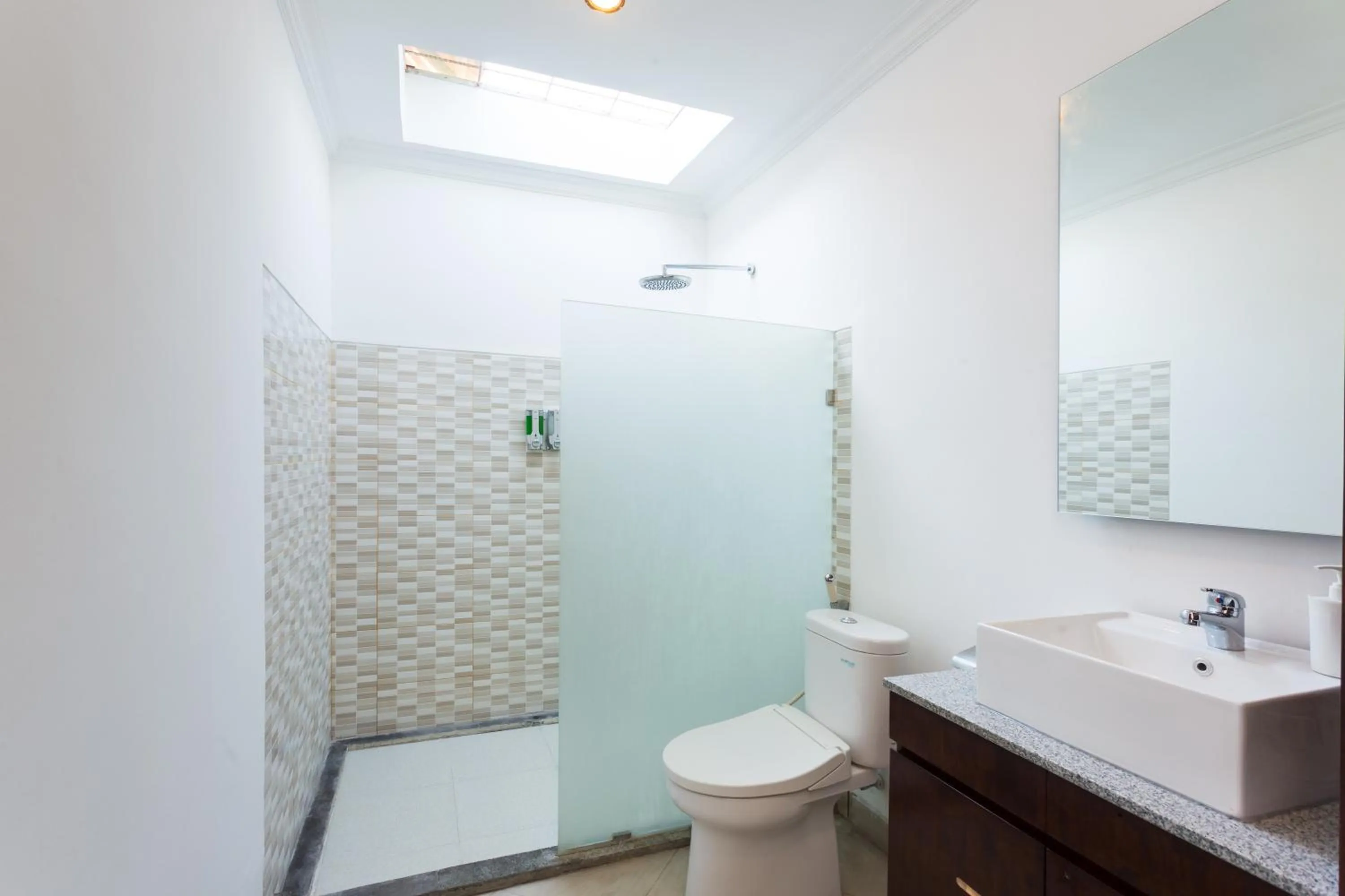 Shower in Paisa Villa Seminyak