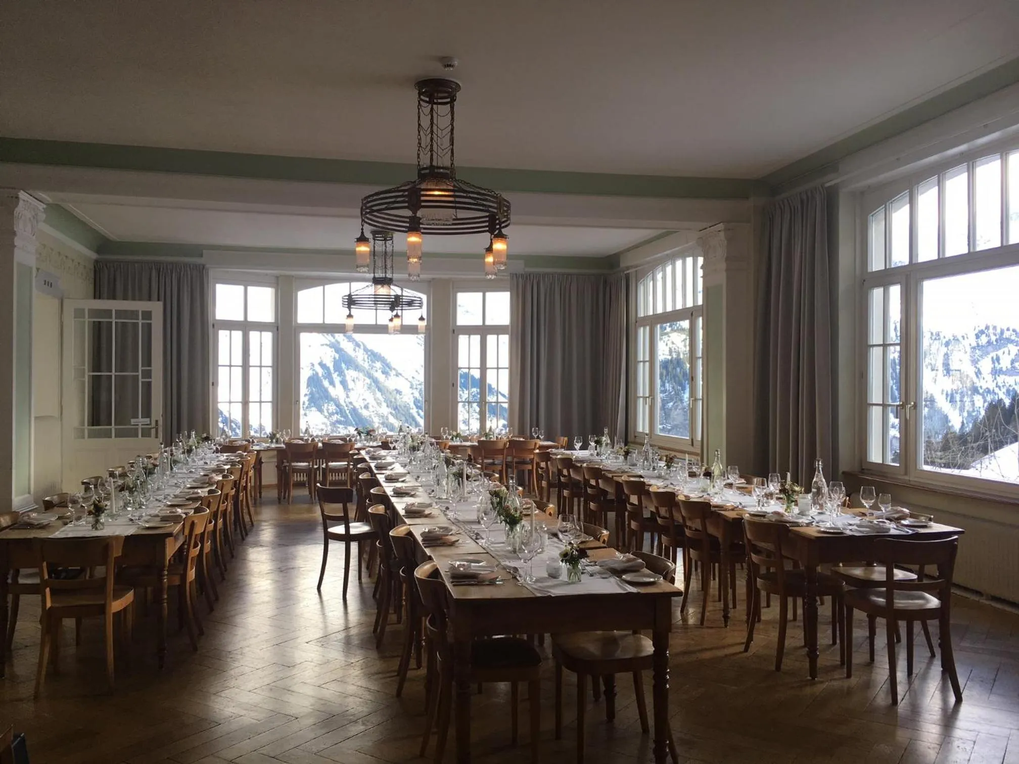 Restaurant/places to eat in Hotel Regina