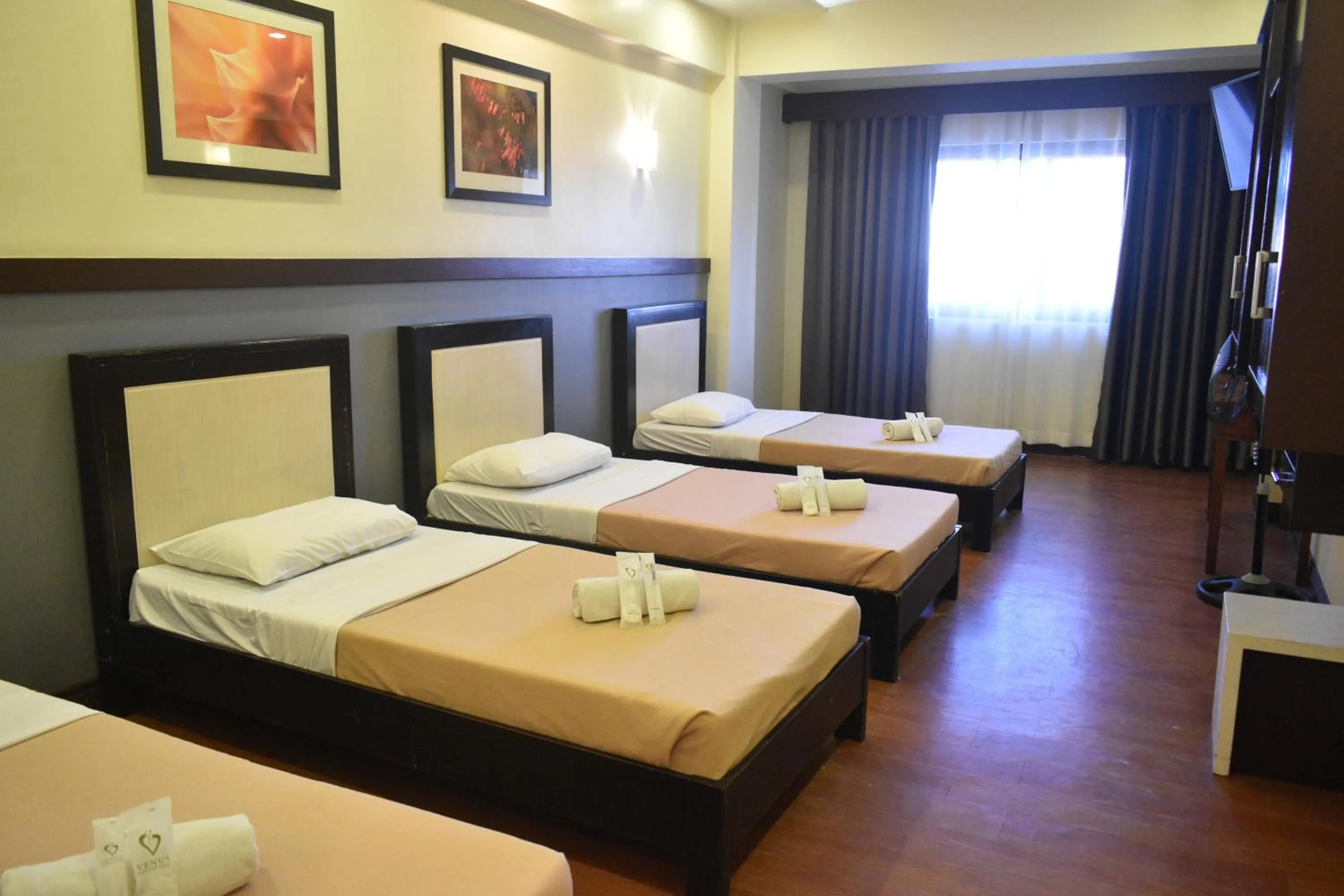 Bedroom, Bed in Venus Parkview Hotel