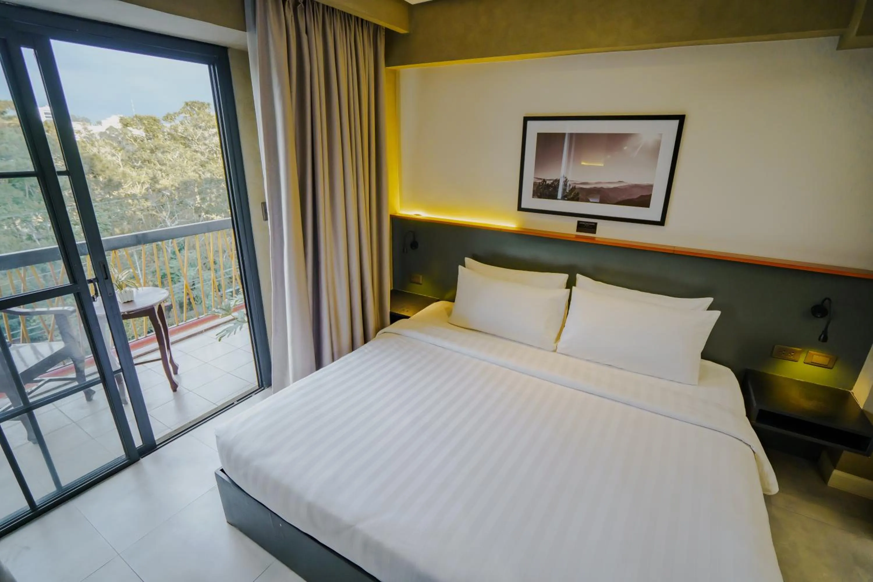 Bedroom, Bed in Venus Parkview Hotel