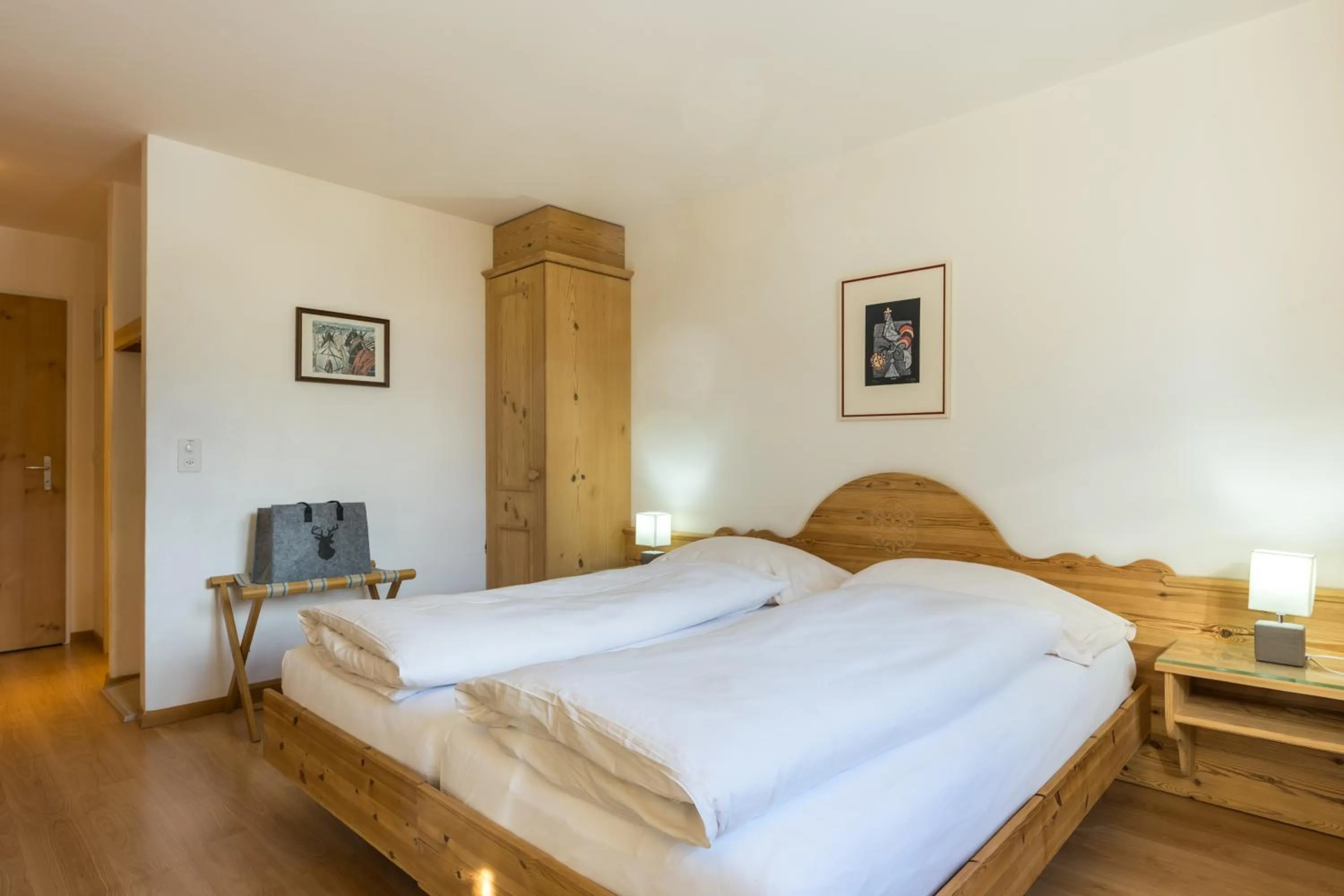 Bed in Hotel Chesa Surlej