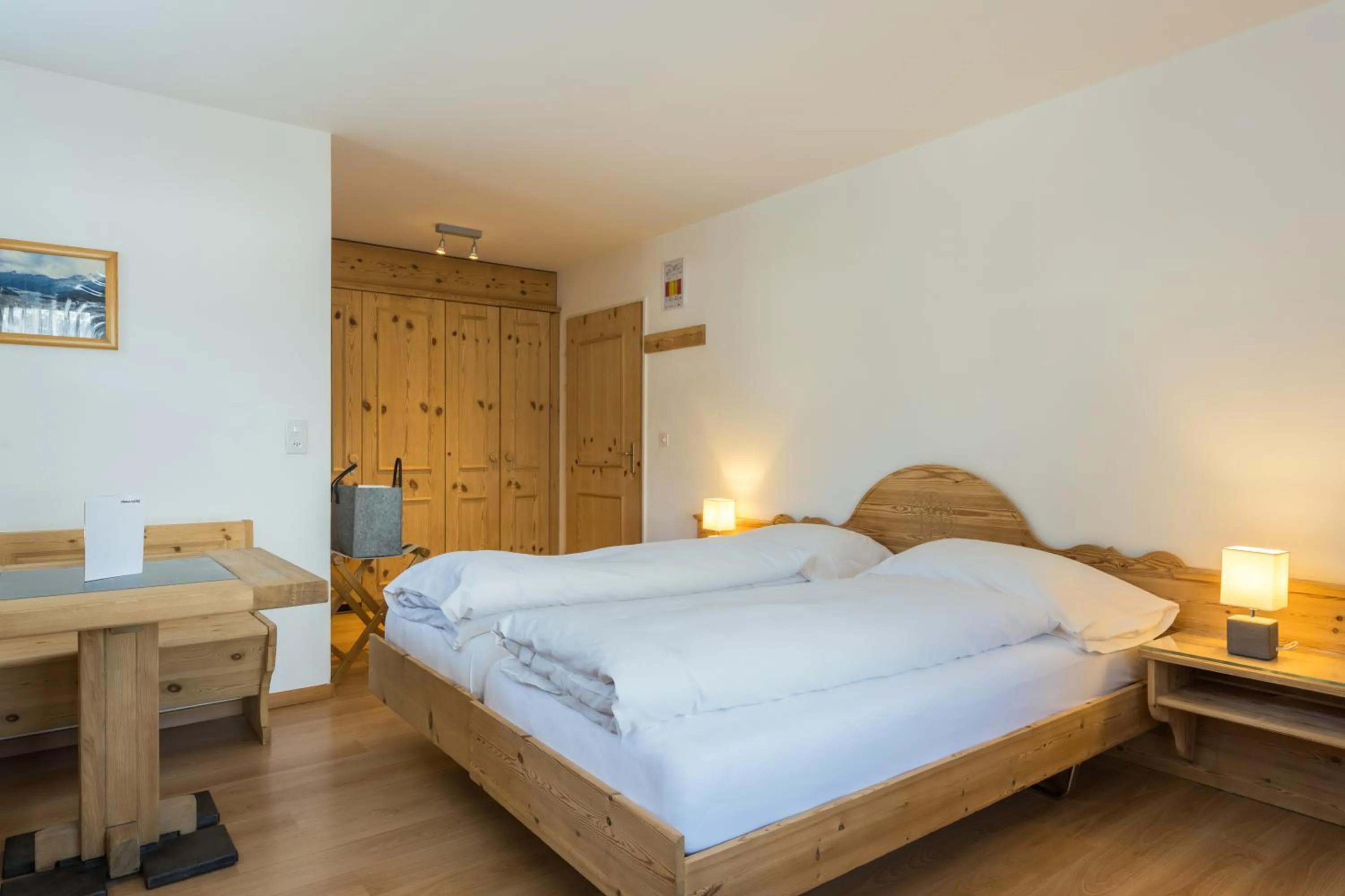 Bed in Hotel Chesa Surlej