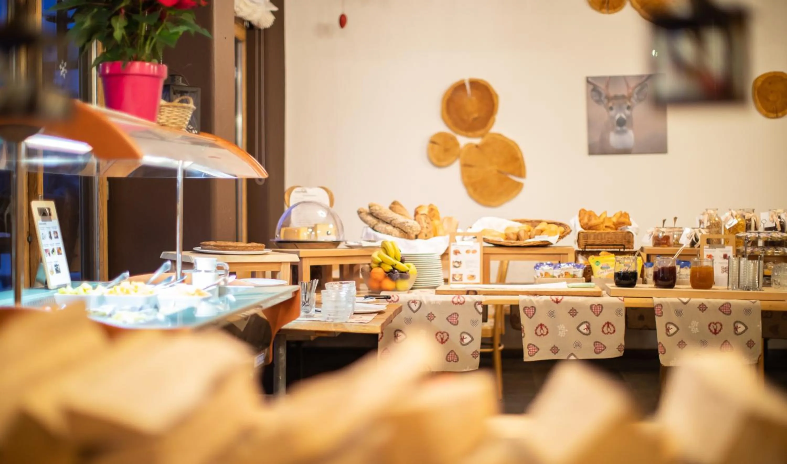 Buffet breakfast in Hotel Chesa Surlej