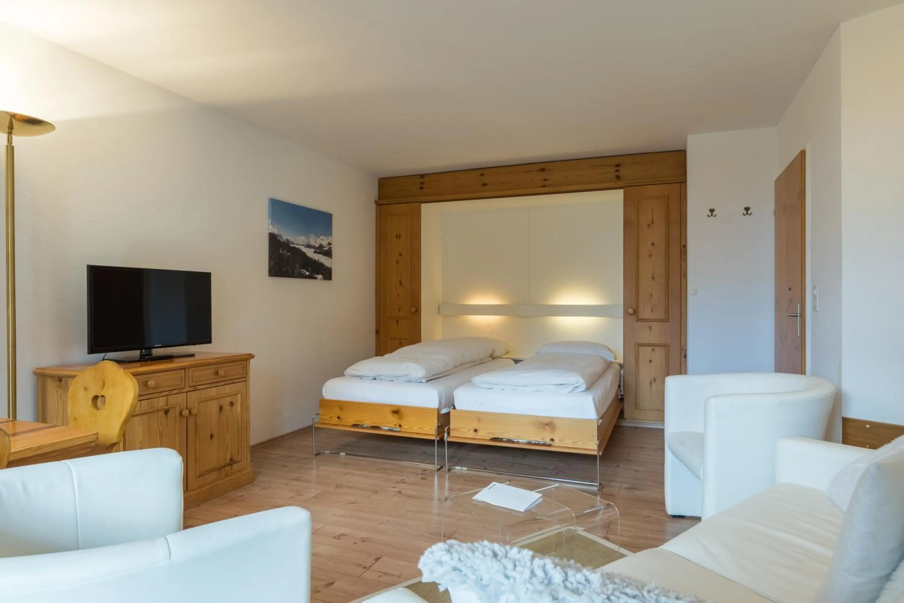 Bed in Hotel Chesa Surlej