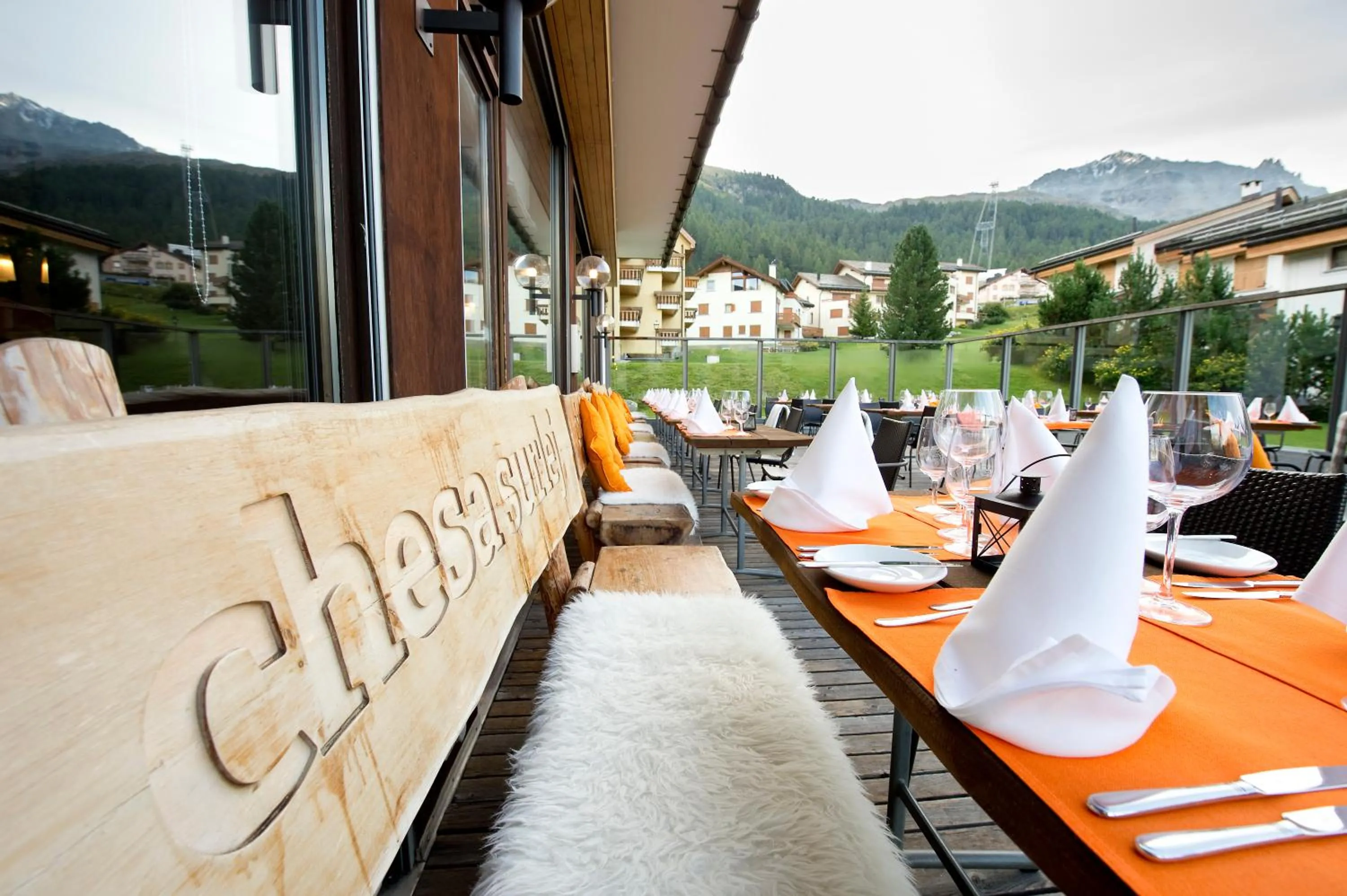 Restaurant/places to eat in Hotel Chesa Surlej