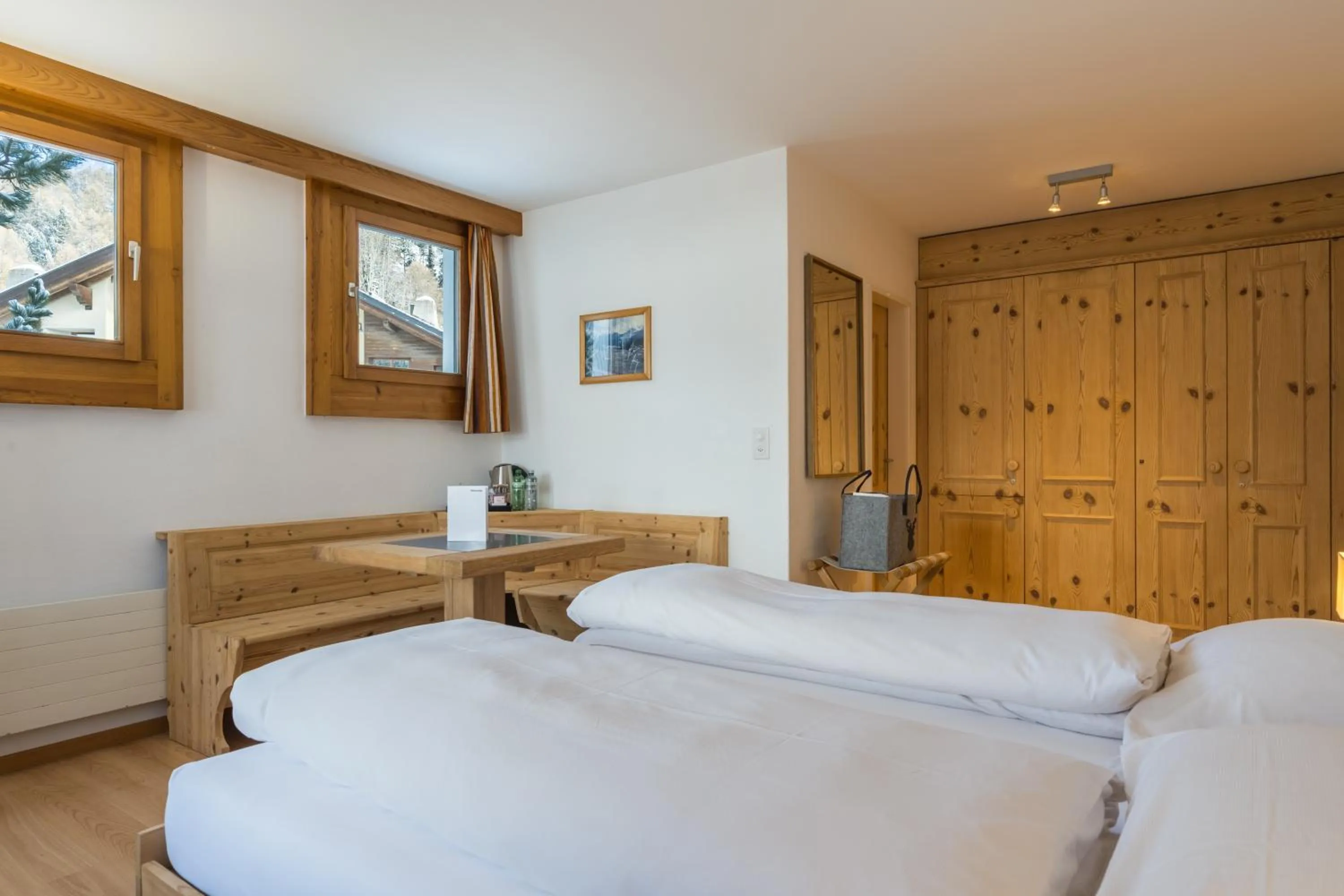 Bed in Hotel Chesa Surlej