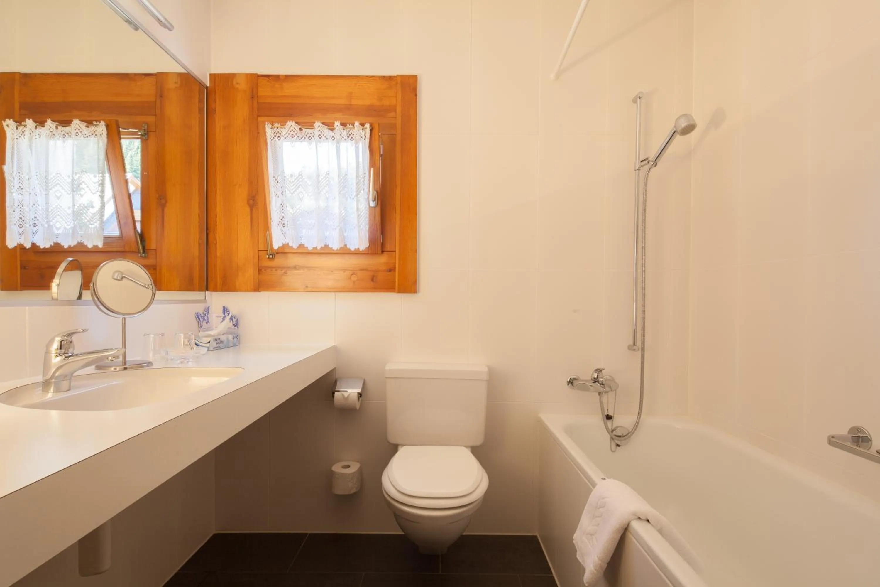 Bathroom in Hotel Chesa Surlej