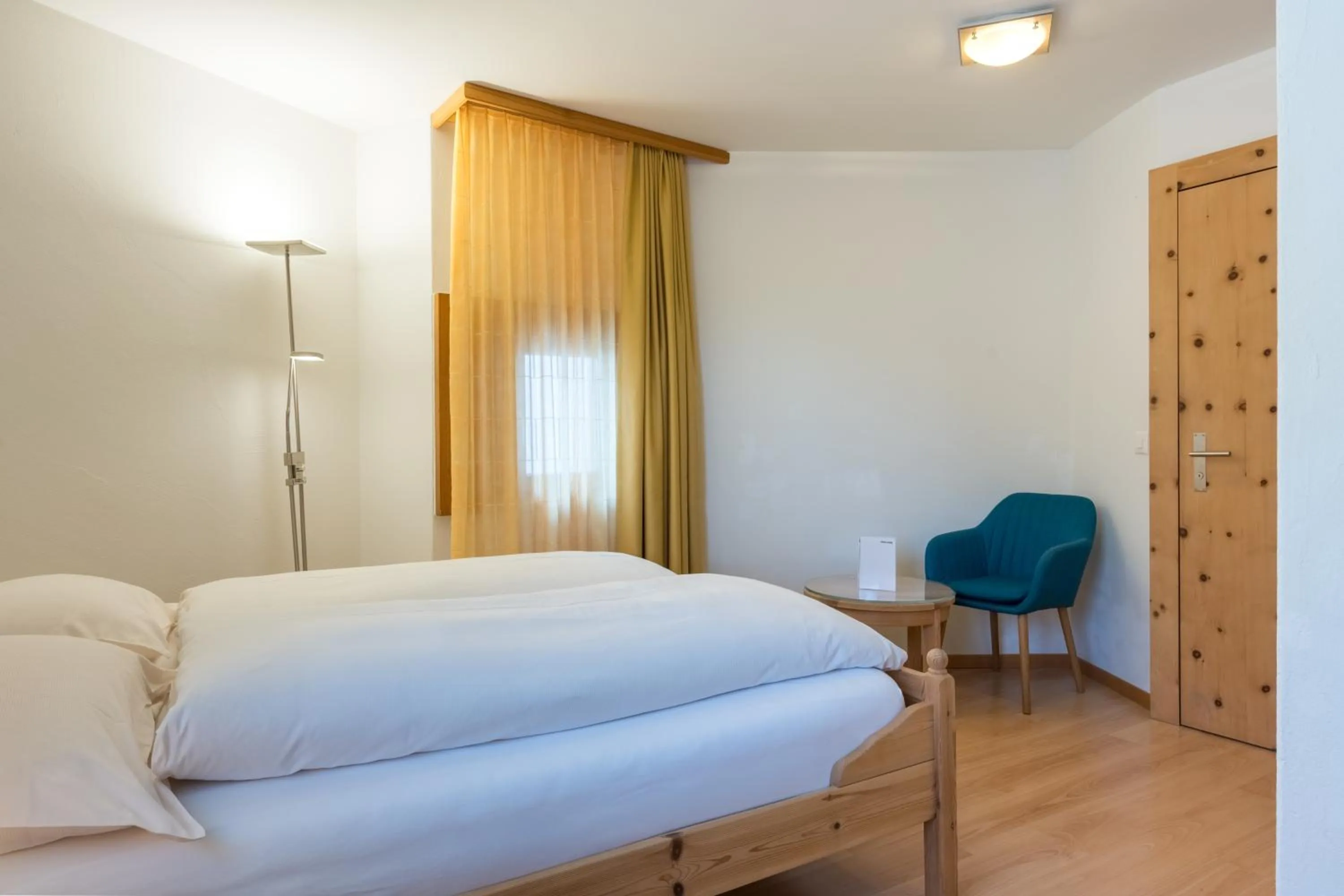 Bed in Hotel Chesa Surlej