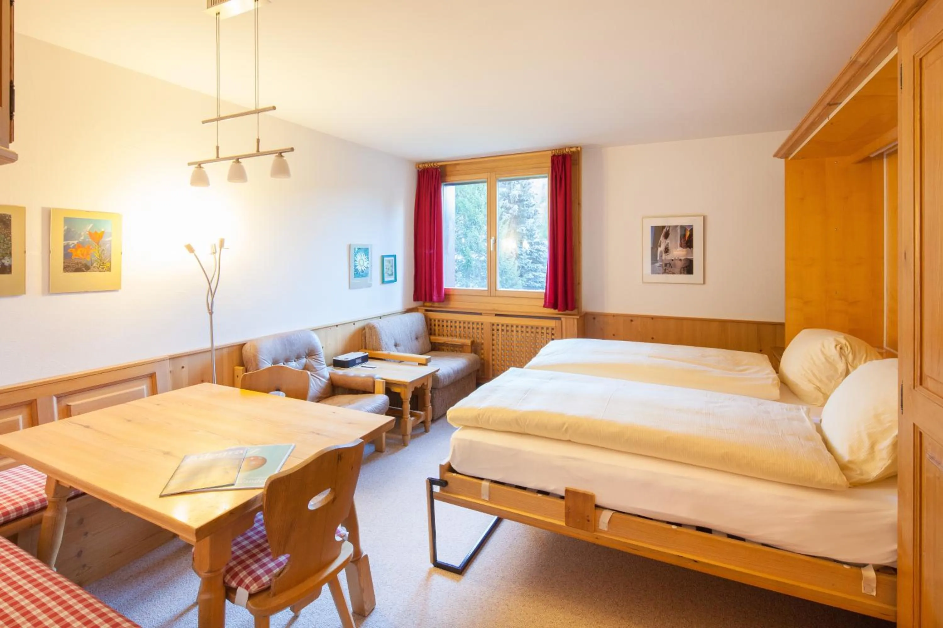 Bed in Hotel Chesa Surlej