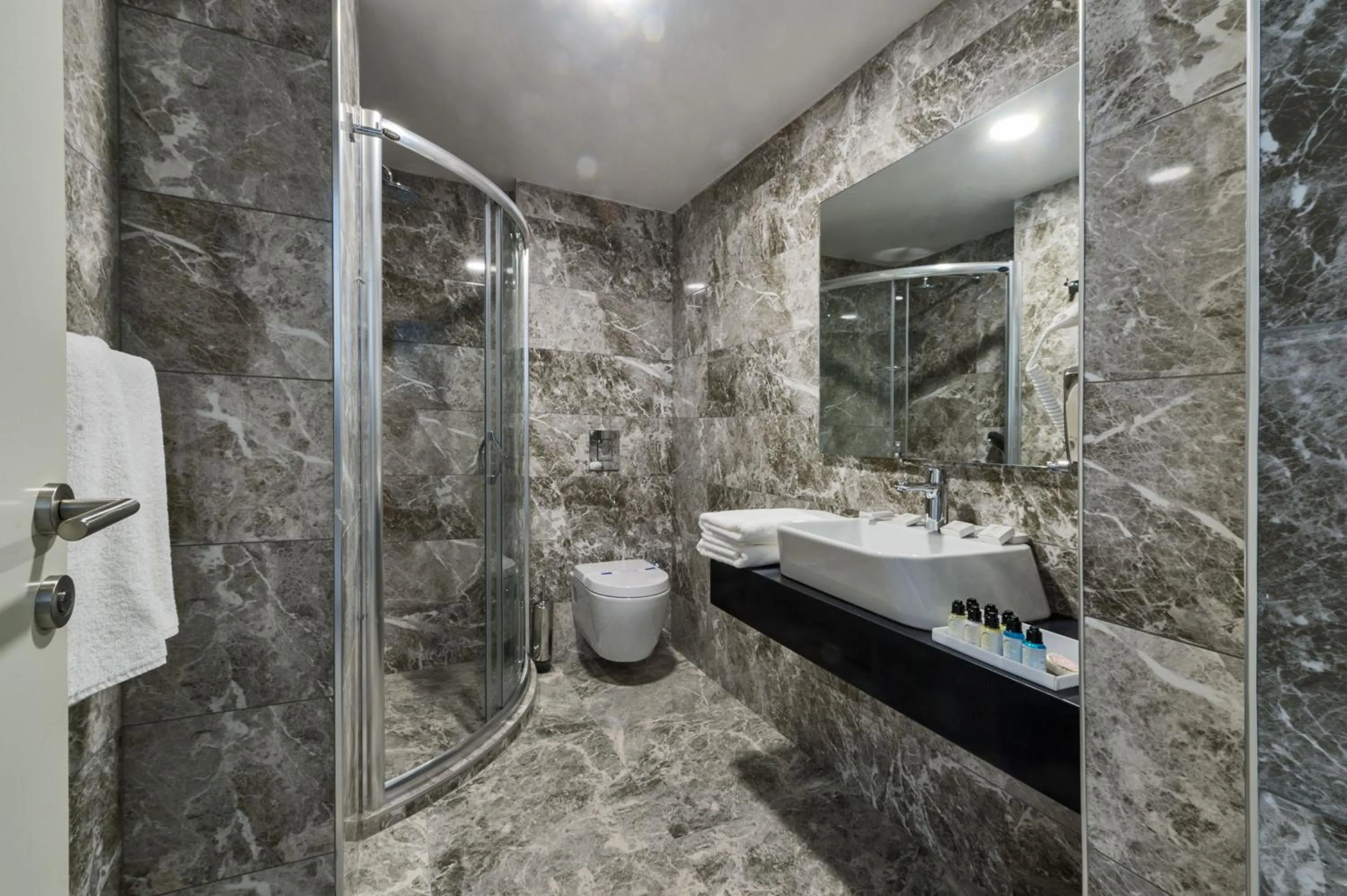 Bathroom in Gen Suites